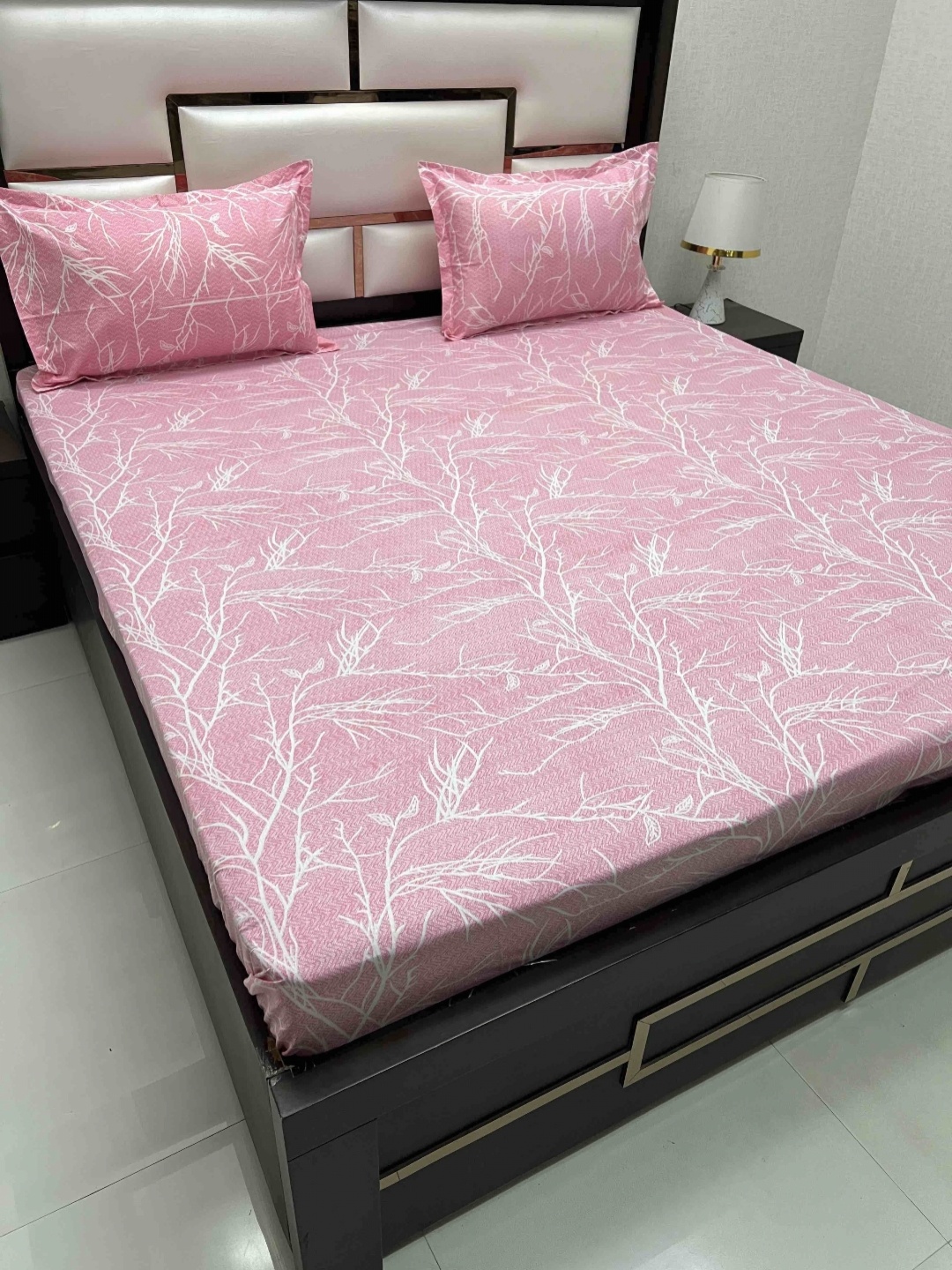 Pure Decor Velar Pink Abstract Printed Pure Cotton 330 TC King Bedsheet Set 3.05 x 2.74 m
Pure Decor Velar Pink Abstract Printed Pure Cotton 330 TC King Bedsheet Set 3.05 x 2.74 m