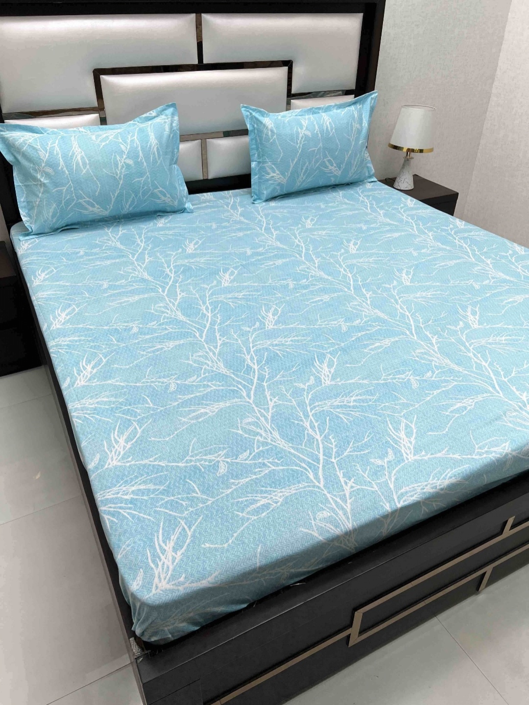 Pure Decor Velar Blue Printed Pure Cotton 230 TC Super King Bedsheet Set-2.76 m x 3.06 m
Pure Decor Velar Blue Printed Pure Cotton 230 TC Super King Bedsheet Set-2.76 m x 3.06 m