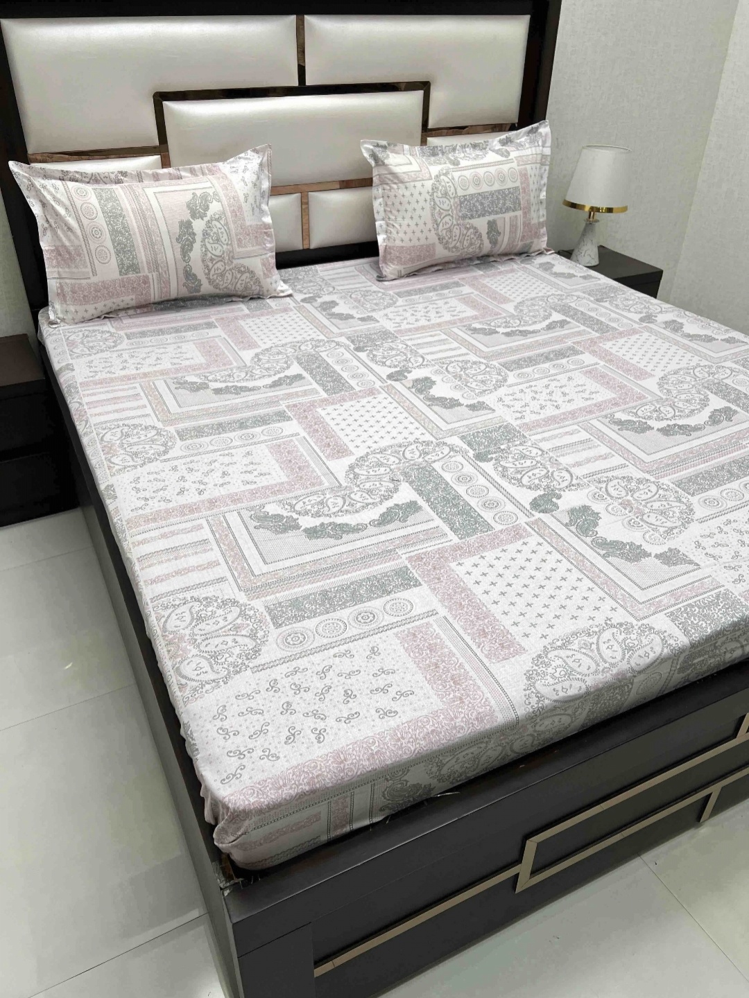 Pure Decor Velar Pink Ethnic Printed Pure Cotton 300 TC King Bedsheet Set 3.04 x 2.73 m
Pure Decor Velar Pink Ethnic Printed Pure Cotton 300 TC King Bedsheet Set 3.04 x 2.73 m