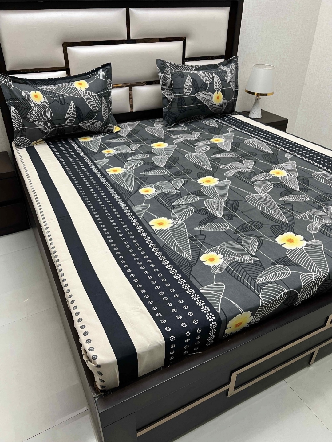 Pure Decor Amulya Black Floral Printed Microfiber 240 TC Queen Bedsheet set 2.53 x 2.28 m
Pure Decor Amulya Black Floral Printed Microfiber 240 TC Queen Bedsheet set 2.53 x 2.28 m