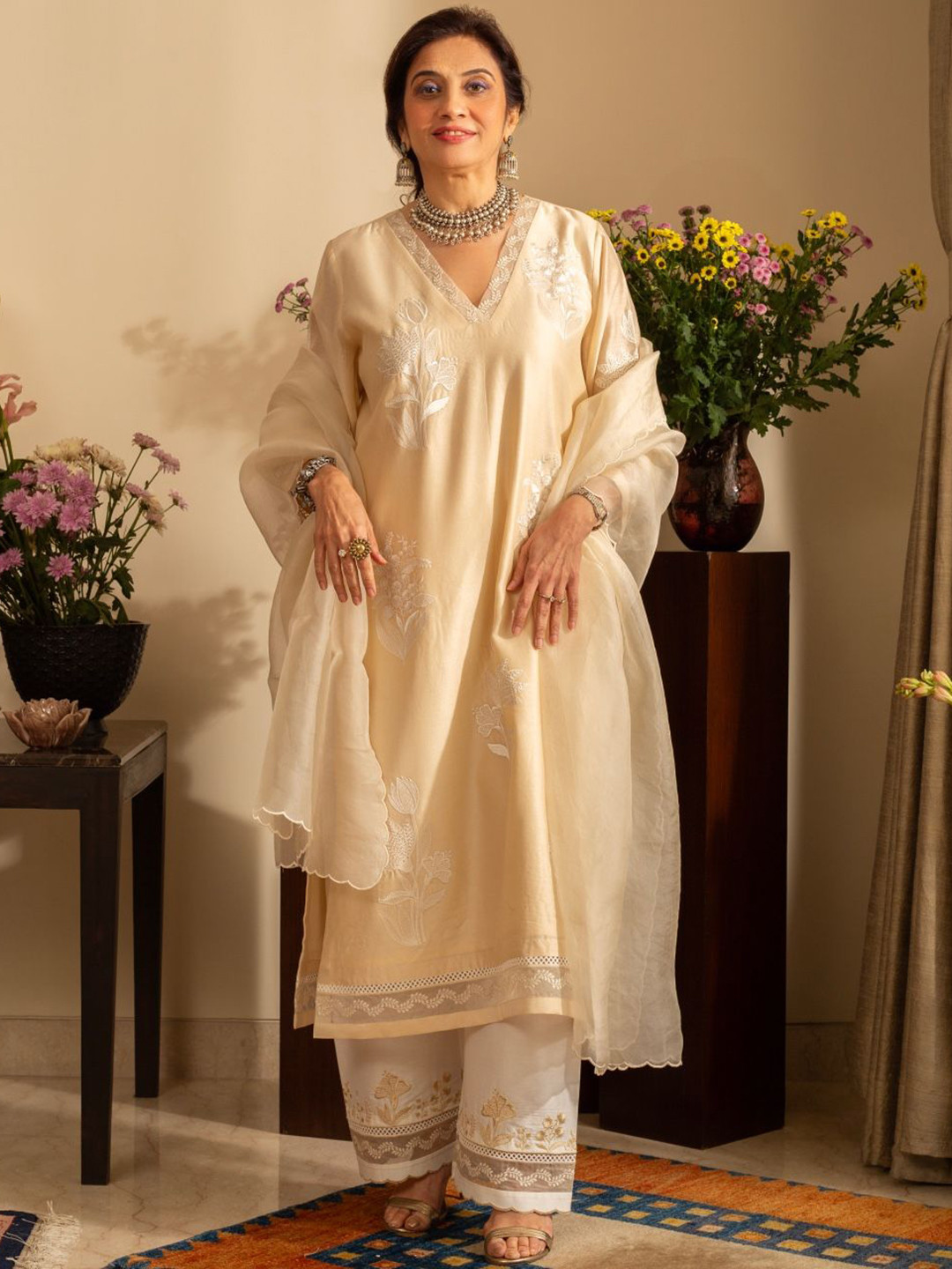 HOUSE OF INARI Floral Embroidered Chanderi Silk Straight Kurta With Palazzos & Dupatta, Cream 
HOUSE OF INARI Floral Embroidered Chanderi Silk Straight Kurta With Palazzos & Dupatta, Cream