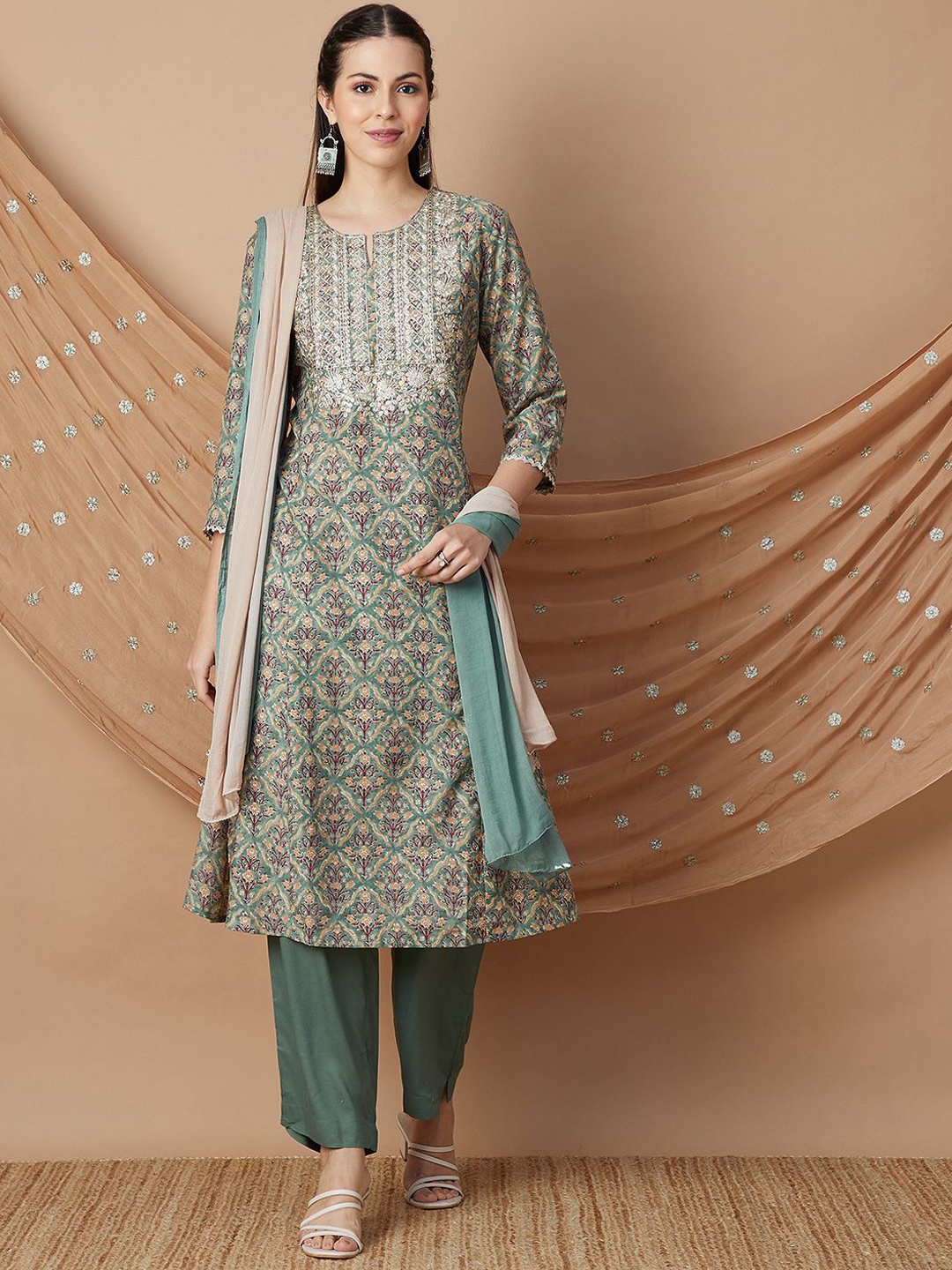 Melange by Lifestyle Floral Printed Sequinned Straight Kurta With Trousers & Dupatta, Green
Melange by Lifestyle Floral Printed Sequinned Straight Kurta With Trousers & Dupatta, Green