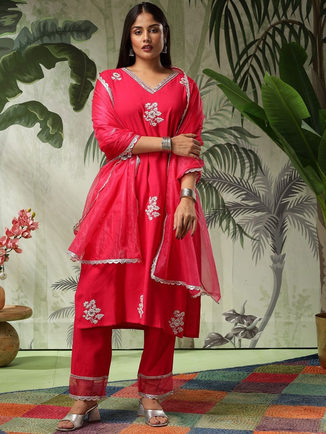 Bani Women Plus Size Floral Embroidered Sequinned Straight Kurta With Trouser & Dupatta, Red
Bani Women Plus Size Floral Embroidered Sequinned Straight Kurta With Trouser & Dupatta, Red