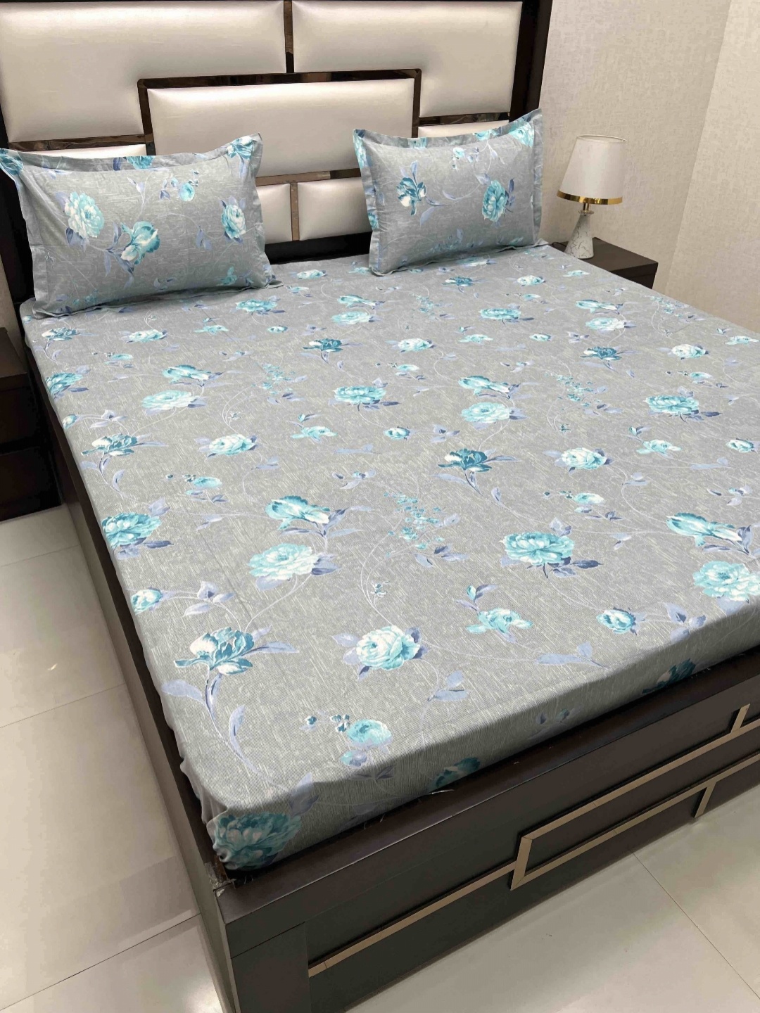 Pure Decor Velar Blue Floral Printed Pure Cotton 300 TC King Bedsheet Set 3.05 x 2.74 m
Pure Decor Velar Blue Floral Printed Pure Cotton 300 TC King Bedsheet Set 3.05 x 2.74 m