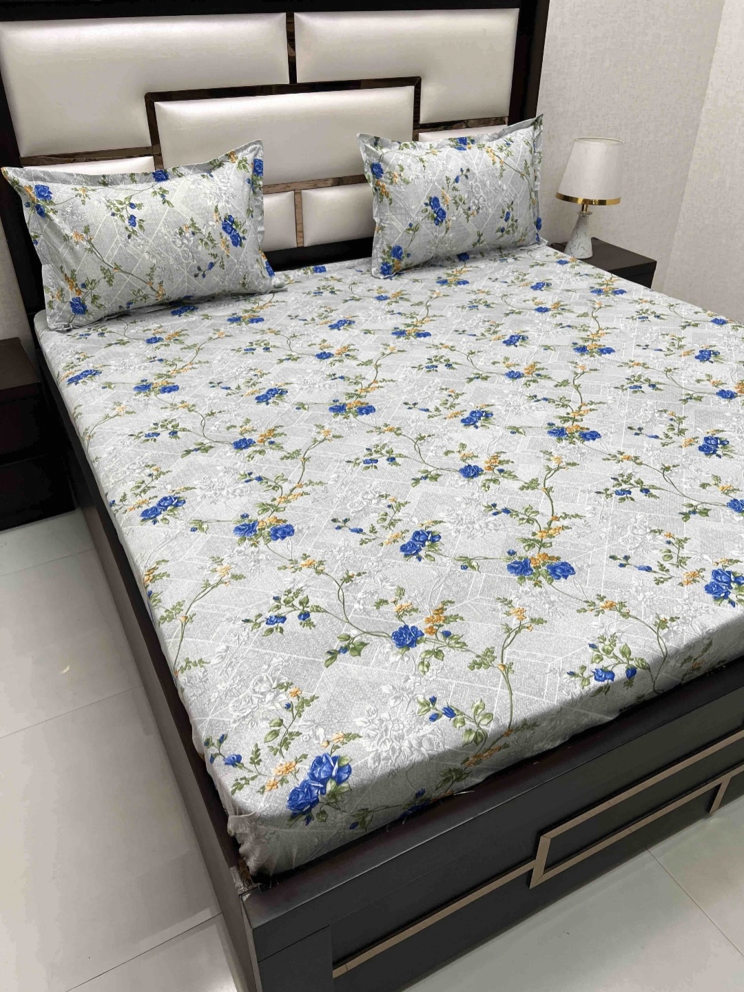 Pure Decor Velar Grey Floral Printed Pure Cotton 300 TC King Bedsheet Set 3.04 x 2.73 m
Pure Decor Velar Grey Floral Printed Pure Cotton 300 TC King Bedsheet Set 3.04 x 2.73 m