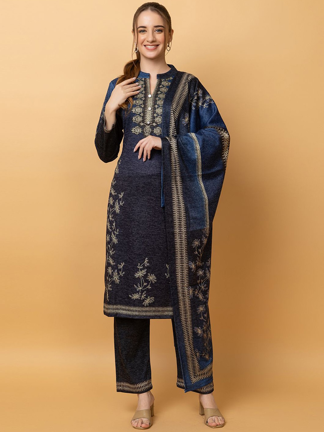 CLAPTON Floral Embroidered Mandarin Collar Straight Kurta With Trouser & Dupatta, Navy blue
CLAPTON Floral Embroidered Mandarin Collar Straight Kurta With Trouser & Dupatta, Navy blue