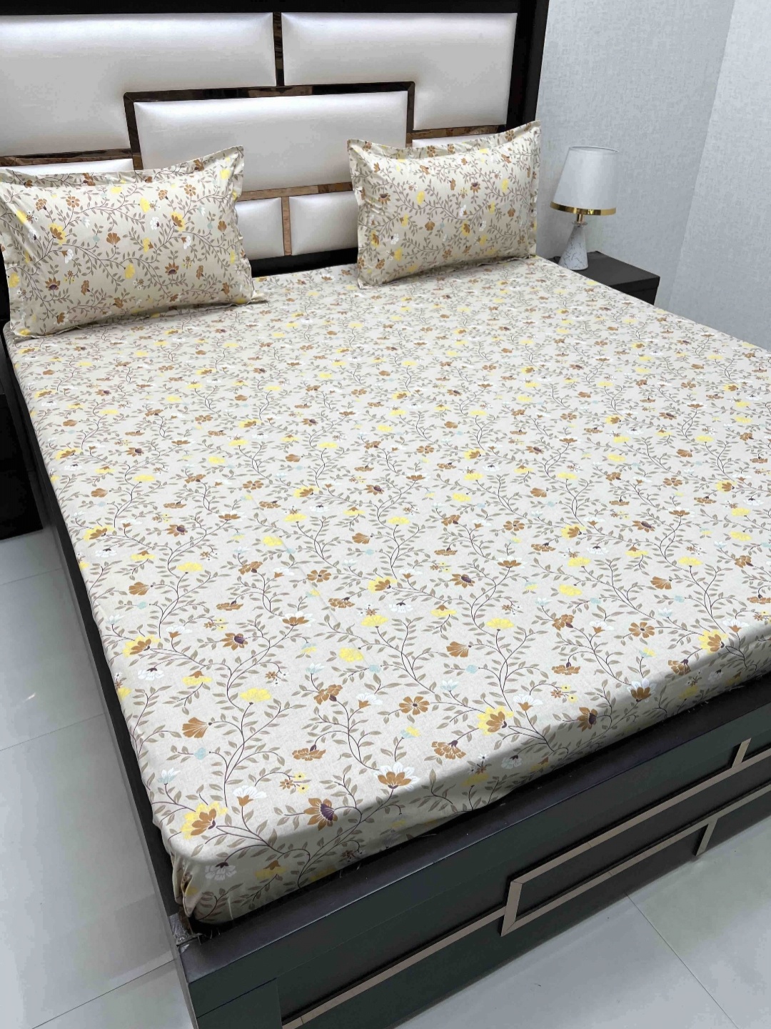 Pure Decor Velar Brown Floral Printed Pure Cotton 250 TC King Bedsheet Set 3.06 x 2.73 m
Pure Decor Velar Brown Floral Printed Pure Cotton 250 TC King Bedsheet Set 3.06 x 2.73 m