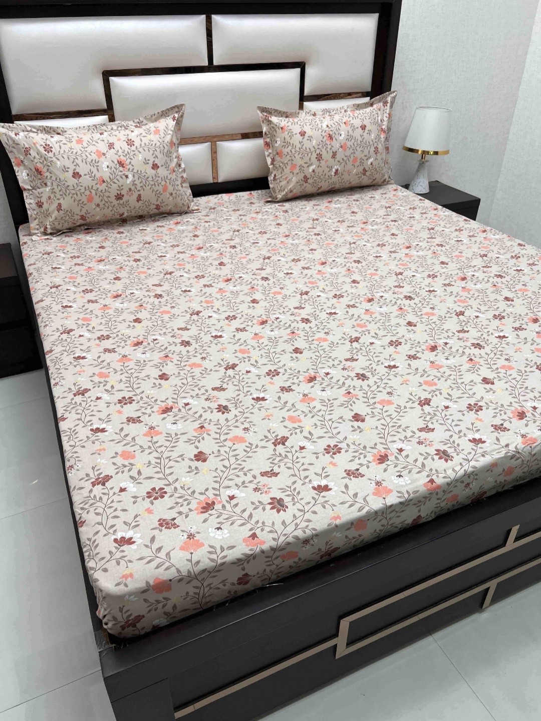 Pure Decor Velar Brown Floral Printed Pure Cotton 250 TC King Bedsheet Set 3.06 x 2.73 m
Pure Decor Velar Brown Floral Printed Pure Cotton 250 TC King Bedsheet Set 3.06 x 2.73 m