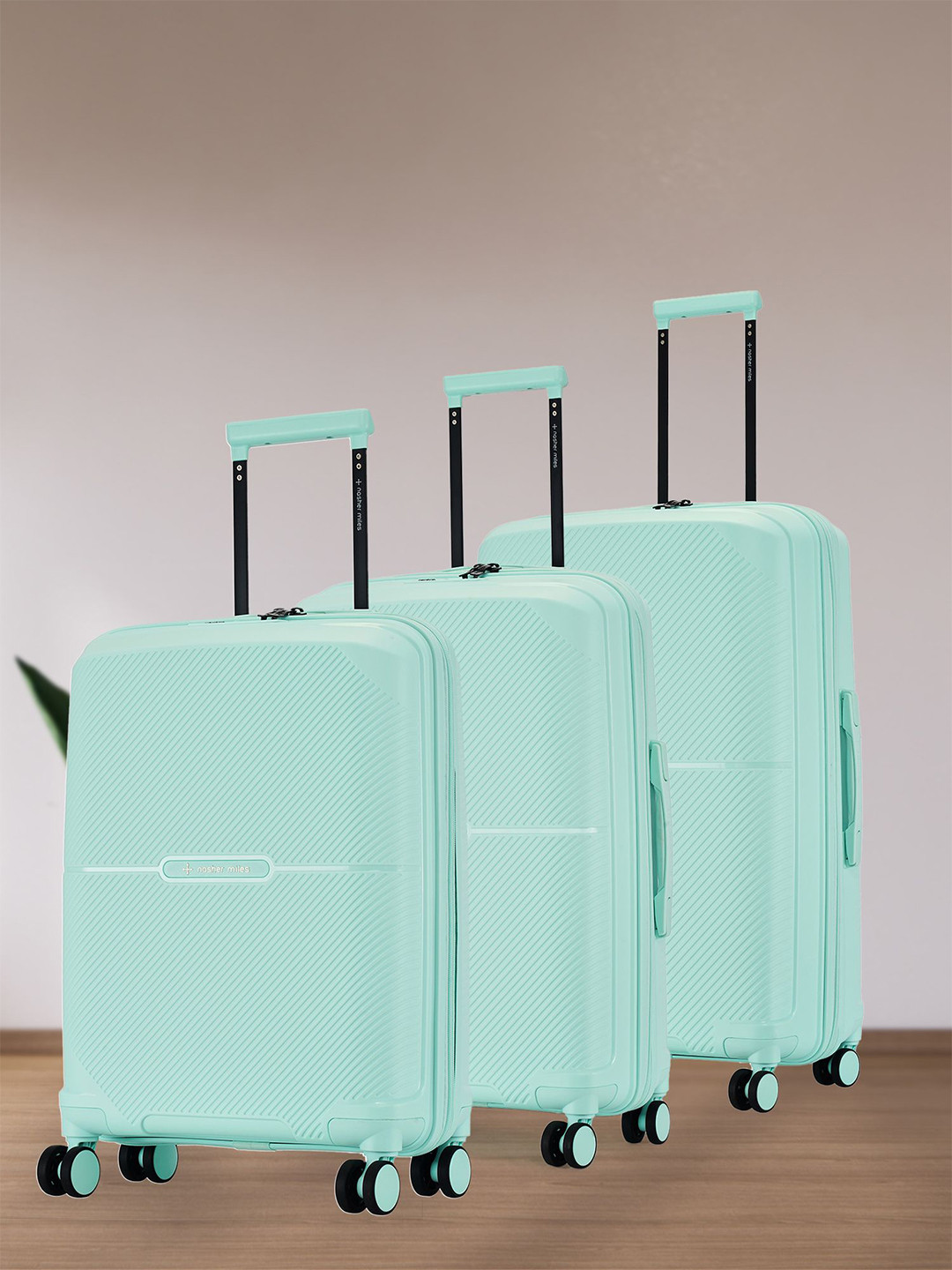 Nasher Miles Hawaii Polypropylene Set of 3 S/M/L Pastel Green Trolley Bags (55-65-75 cm)
Nasher Miles Hawaii Polypropylene Set of 3 S/M/L Pastel Green Trolley Bags (55-65-75 cm)