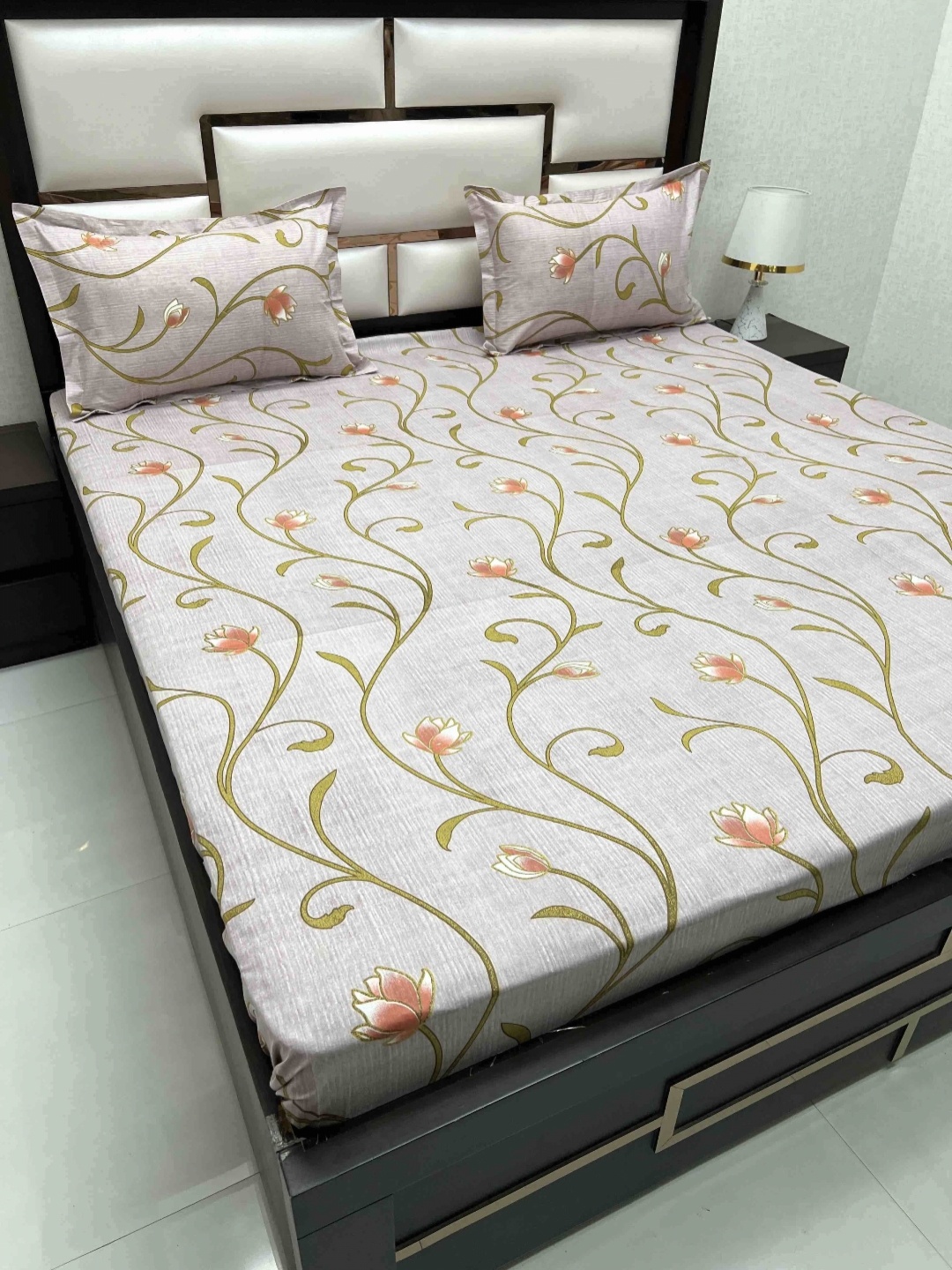 Pure Decor Velar Purple Floral Printed Pure Cotton 330 TC King Bedsheet Set 3.04 x 2.73 m
Pure Decor Velar Purple Floral Printed Pure Cotton 330 TC King Bedsheet Set 3.04 x 2.73 m