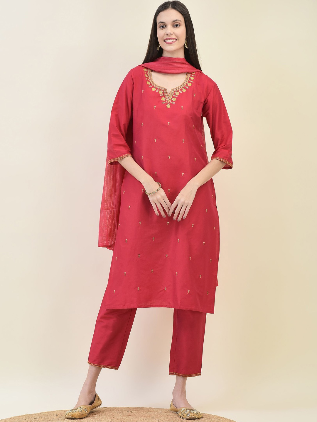 Shree Notch Neck Floral Embroidered Thread Work Straight Kurta with Trouser & Dupatta, Red
Shree Notch Neck Floral Embroidered Thread Work Straight Kurta with Trouser & Dupatta, Red