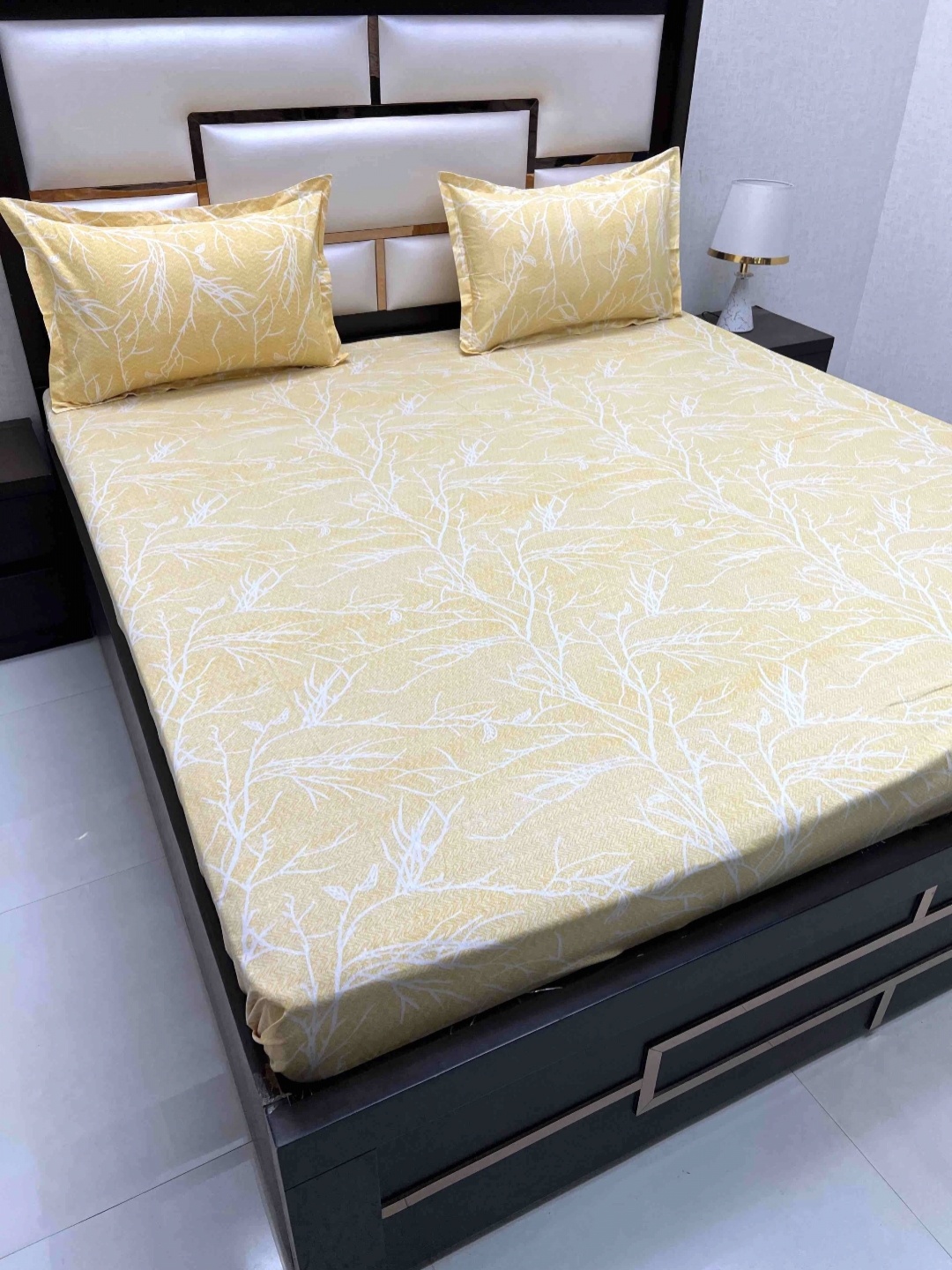 Pure Decor Velar Yellow Printed Pure Cotton 300 TC King Bedsheet Set 3.05 x 2.73 m
Pure Decor Velar Yellow Printed Pure Cotton 300 TC King Bedsheet Set 3.05 x 2.73 m