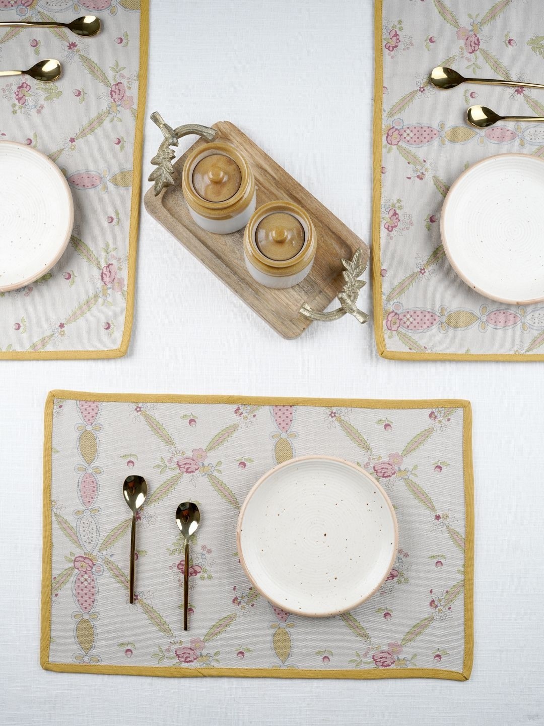 Ratan Cart Grey & Beige 6 Pieces Floral Printed Pure Cotton Rectangular Table Placemats
Ratan Cart Grey & Beige 6 Pieces Floral Printed Pure Cotton Rectangular Table Placemats