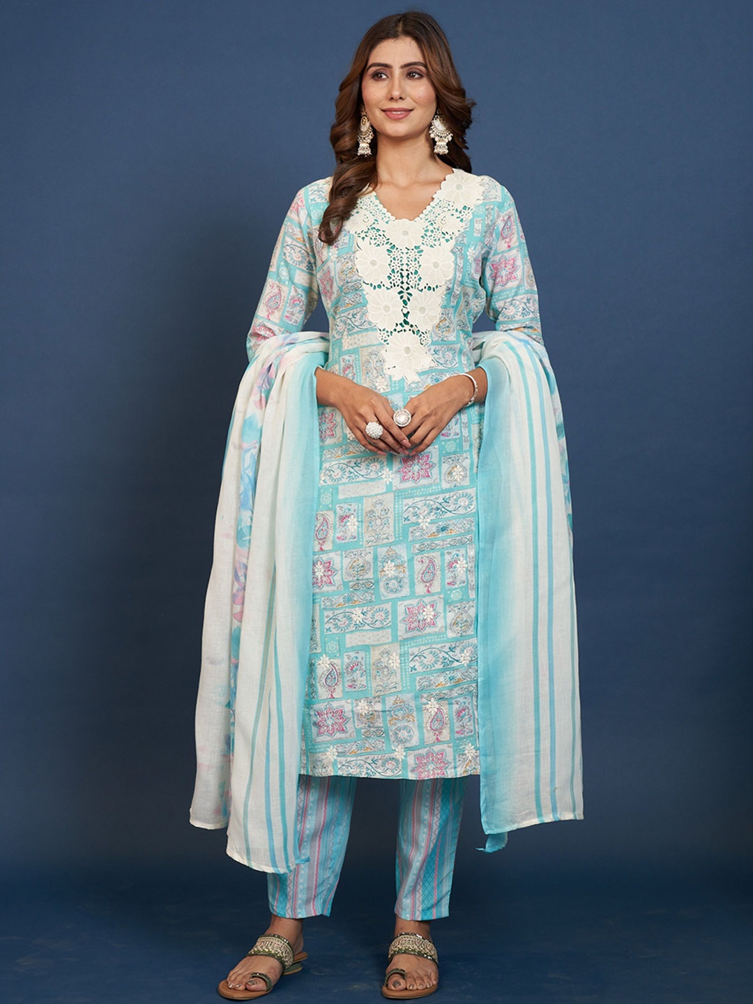 Anouk Blue Floral Printed V-Neck Pure Cotton Straight Kurta With Trousers & Dupatta
Anouk Blue Floral Printed V-Neck Pure Cotton Straight Kurta With Trousers & Dupatta