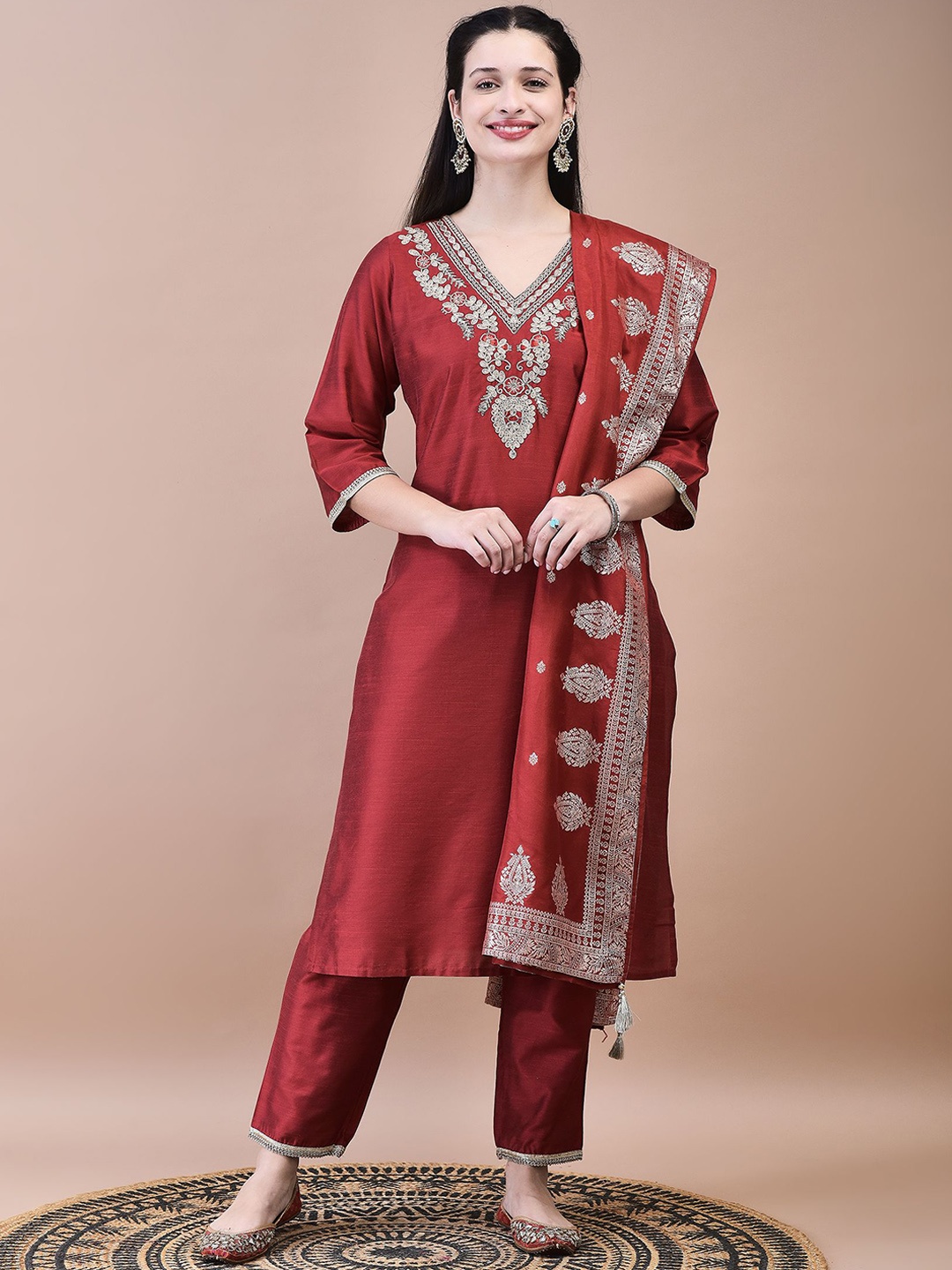 Shree Floral Yoke Design Gotta Patti Jacquard Straight Kurta with Trousers & Dupatta, Maroon
Shree Floral Yoke Design Gotta Patti Jacquard Straight Kurta with Trousers & Dupatta, Maroon