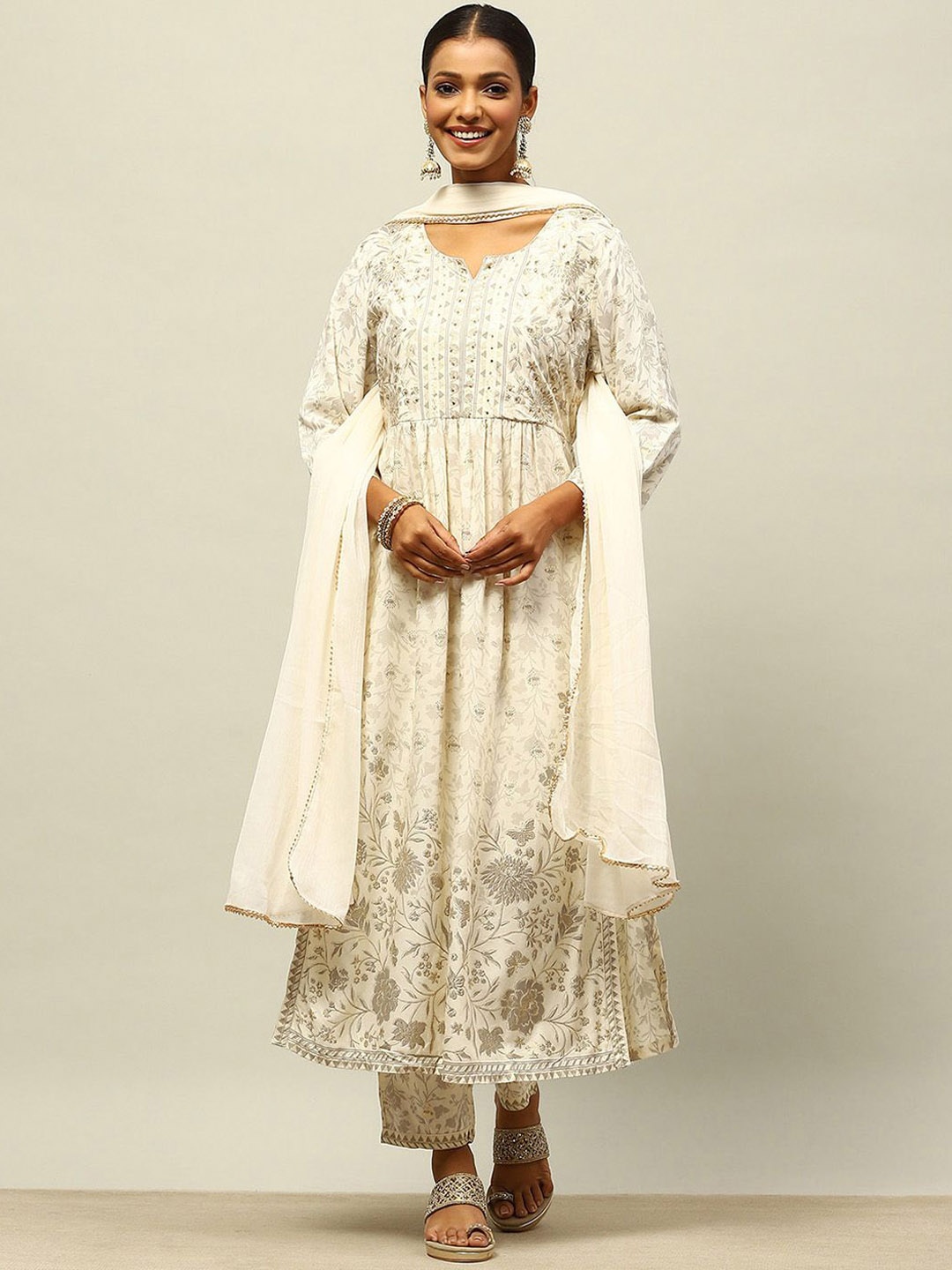 Rangriti Women Floral Embroidered Regular Kurta with Palazzos & With Dupatta, Off white
Rangriti Women Floral Embroidered Regular Kurta with Palazzos & With Dupatta, Off white