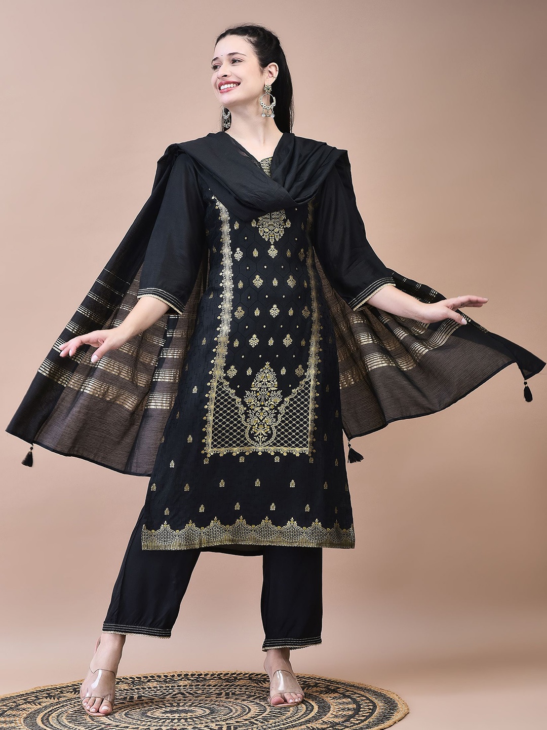 Shree Floral Woven Design Keyhole Neck Dola Jacquard Zari Kurta with Trousers & Dupatta, Black
Shree Floral Woven Design Keyhole Neck Dola Jacquard Zari Kurta with Trousers & Dupatta, Black