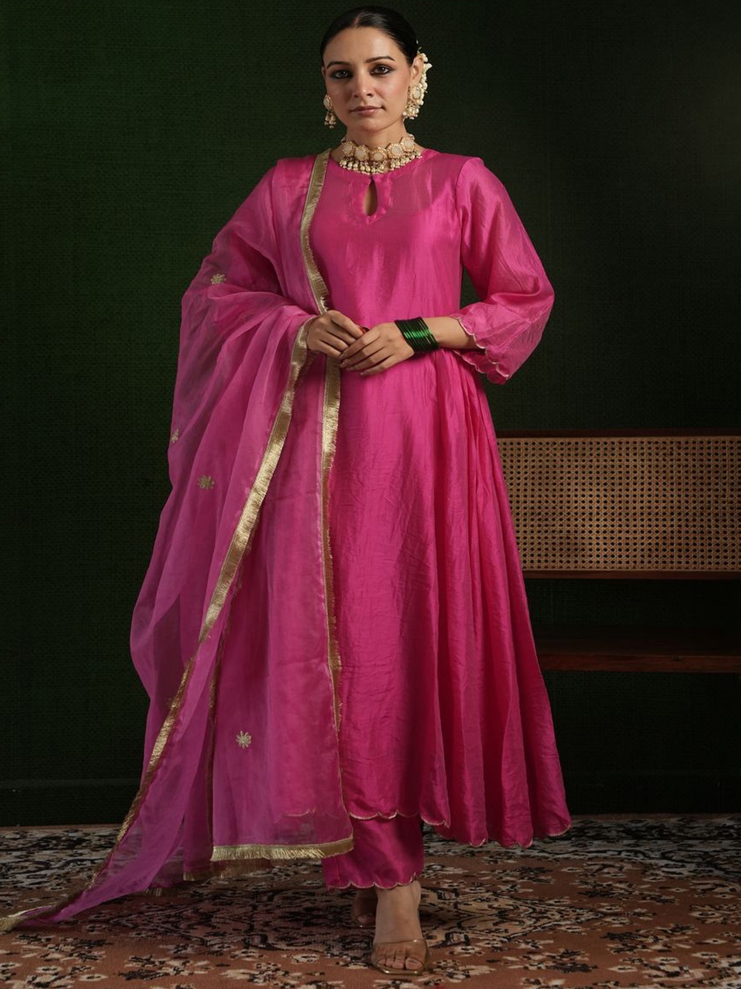 OneWe Keyhole Neck Flared Sleeves Chanderi Silk Anarkali Kurta With Trousers & Dupatta, Pink
OneWe Keyhole Neck Flared Sleeves Chanderi Silk Anarkali Kurta With Trousers & Dupatta, Pink