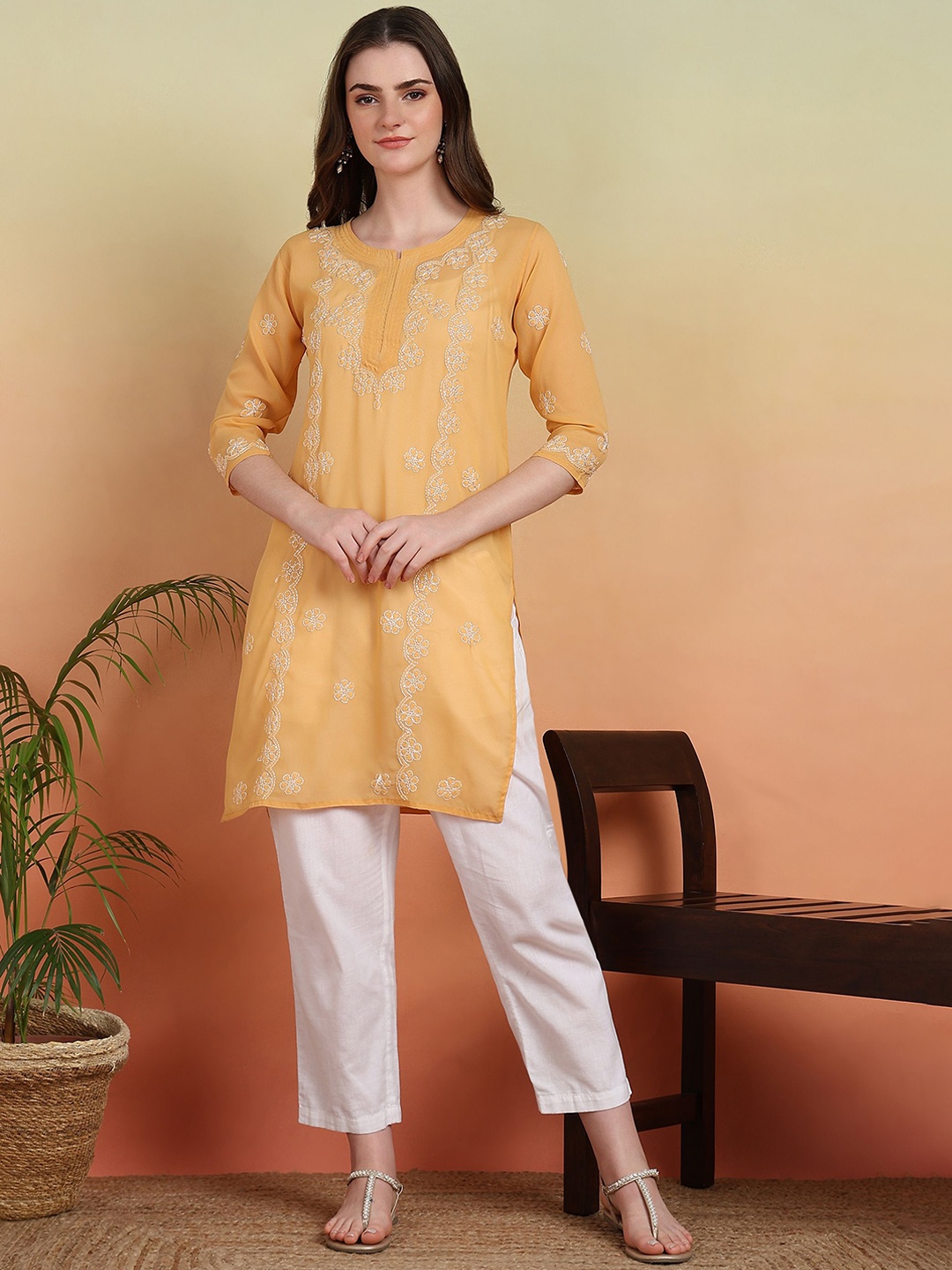 VAHSON Floral Embroidered Round Neck Three-Quarter Sleeves Chikankari Georgette Kurta, Beige
VAHSON Floral Embroidered Round Neck Three-Quarter Sleeves Chikankari Georgette Kurta, Beige