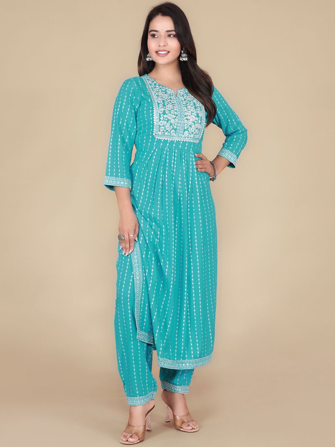 HERE&NOW Floral Embroidered Thread Work Straight Kurta With Trouser, Teal
HERE&NOW Floral Embroidered Thread Work Straight Kurta With Trouser, Teal