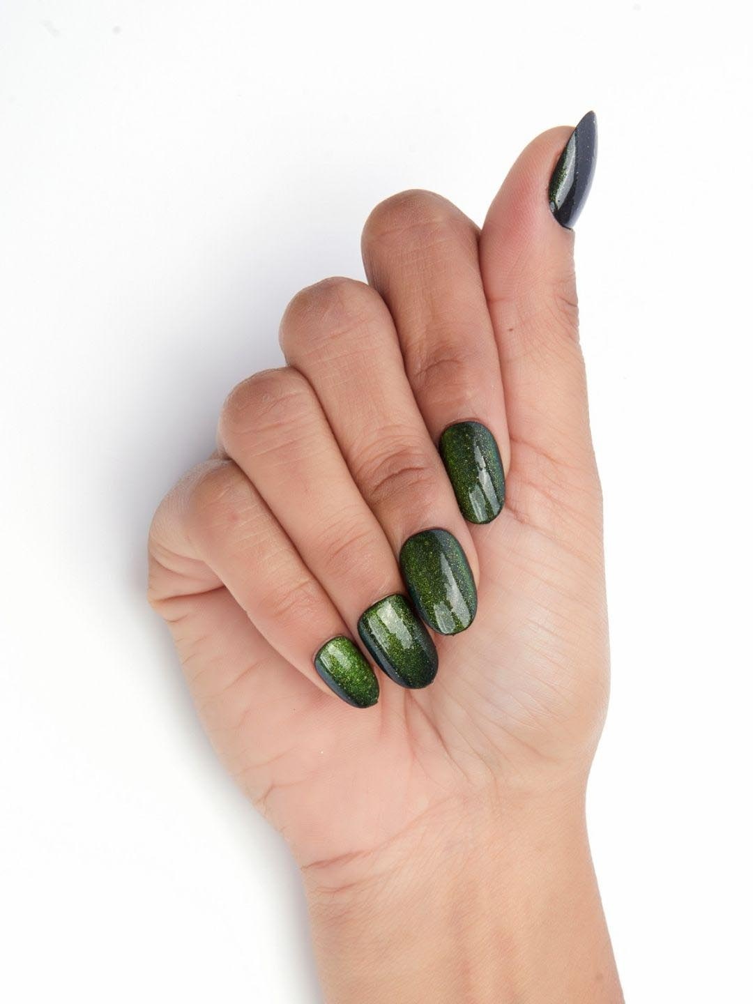 FEELHIGH Set Of 24 Handmade Press On Cat Eye Salon Quality Reusable Nails - E-11, Green
FEELHIGH Set Of 24 Handmade Press On Cat Eye Salon Quality Reusable Nails - E-11, Green