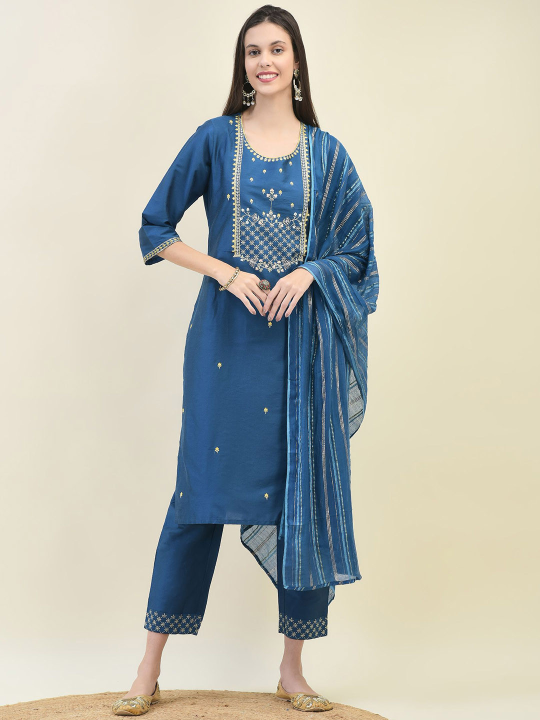 Shree Floral Embroidered Regular Sequinned Straight Kurta With Trouser With Dupatta, Blue
Shree Floral Embroidered Regular Sequinned Straight Kurta With Trouser With Dupatta, Blue