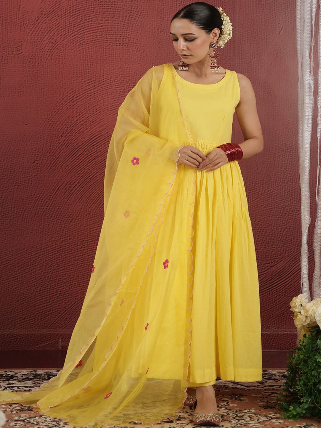 OneWe Round Neck Sleeveless Pure Cotton Anarkali Kurta With Trousers & Dupatta, Yellow
OneWe Round Neck Sleeveless Pure Cotton Anarkali Kurta With Trousers & Dupatta, Yellow