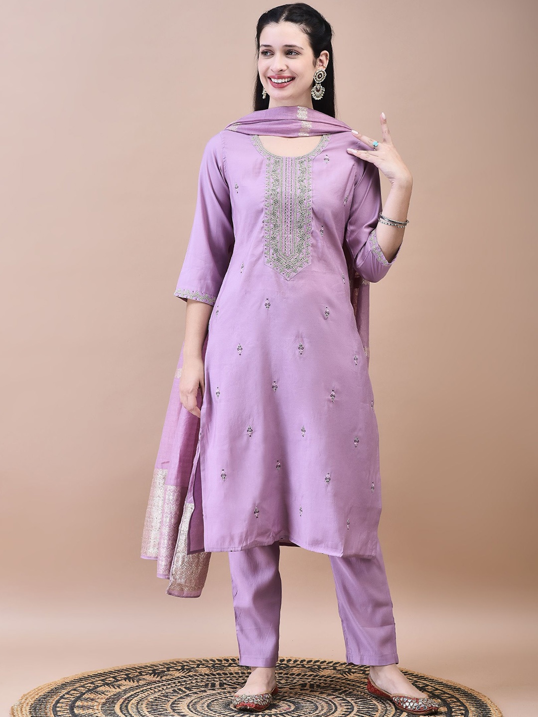 Shree Floral Embroidered Regular Chanderi Silk Kurta With Trouser With Dupatta, Lavender
Shree Floral Embroidered Regular Chanderi Silk Kurta With Trouser With Dupatta, Lavender