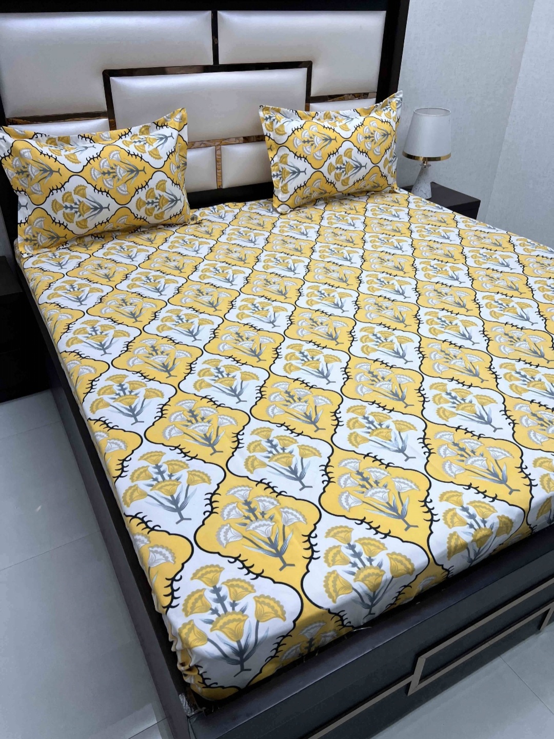 Pure Decor Yellow & White Floral Microfiber 230 TC King Bedsheet Set 2.72 m x 2.74 m
Pure Decor Yellow & White Floral Microfiber 230 TC King Bedsheet Set 2.72 m x 2.74 m