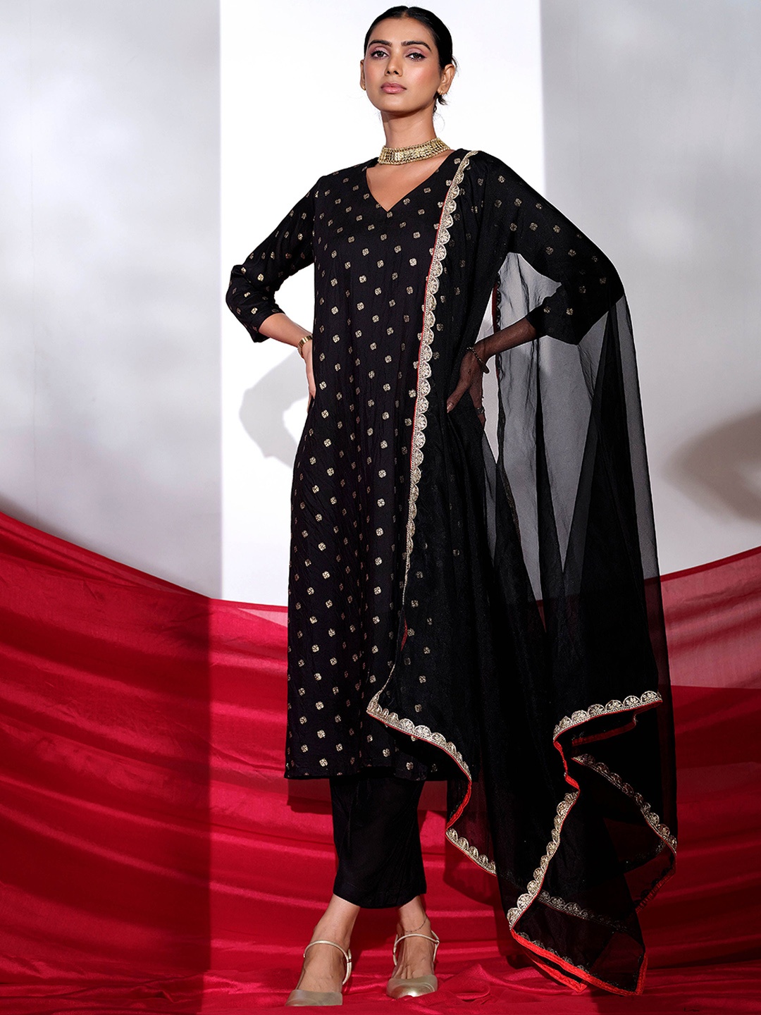 TANNAH Ethnic Motifs Woven Design Zari Straight Kurta With Trousers & Dupatta, Black
TANNAH Ethnic Motifs Woven Design Zari Straight Kurta With Trousers & Dupatta, Black