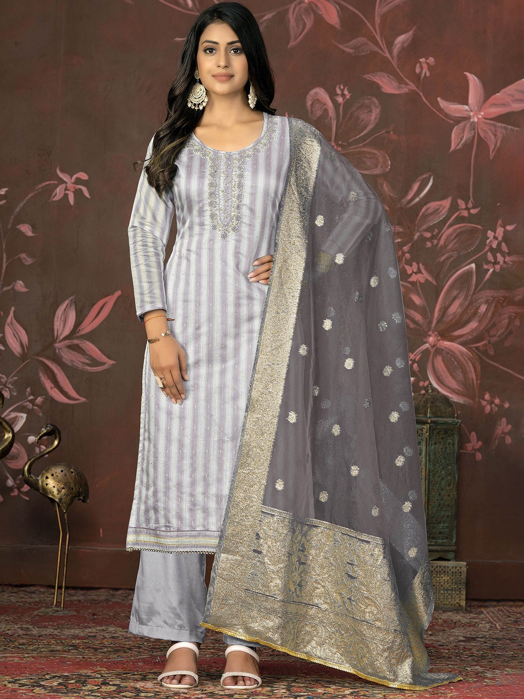 Maroosh Embellished Beads and Stones Cotton Jacquard Unstitched Dress Material, Grey
Maroosh Embellished Beads and Stones Cotton Jacquard Unstitched Dress Material, Grey