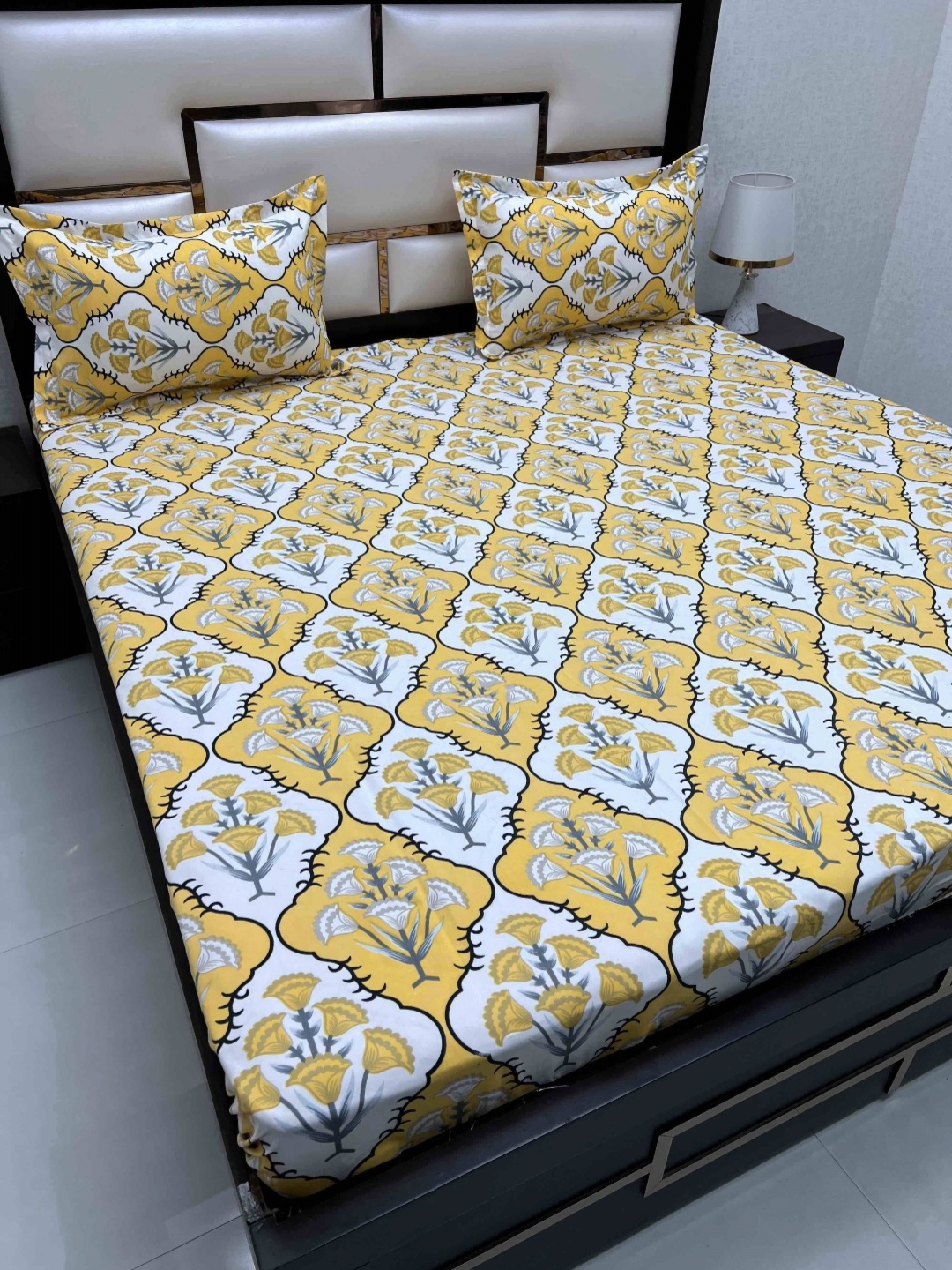 Pure Decor Yellow & White Geometric Microfiber 330 TC King Bedsheet Set 2.75 m x 2.72 m
Pure Decor Yellow & White Geometric Microfiber 330 TC King Bedsheet Set 2.75 m x 2.72 m