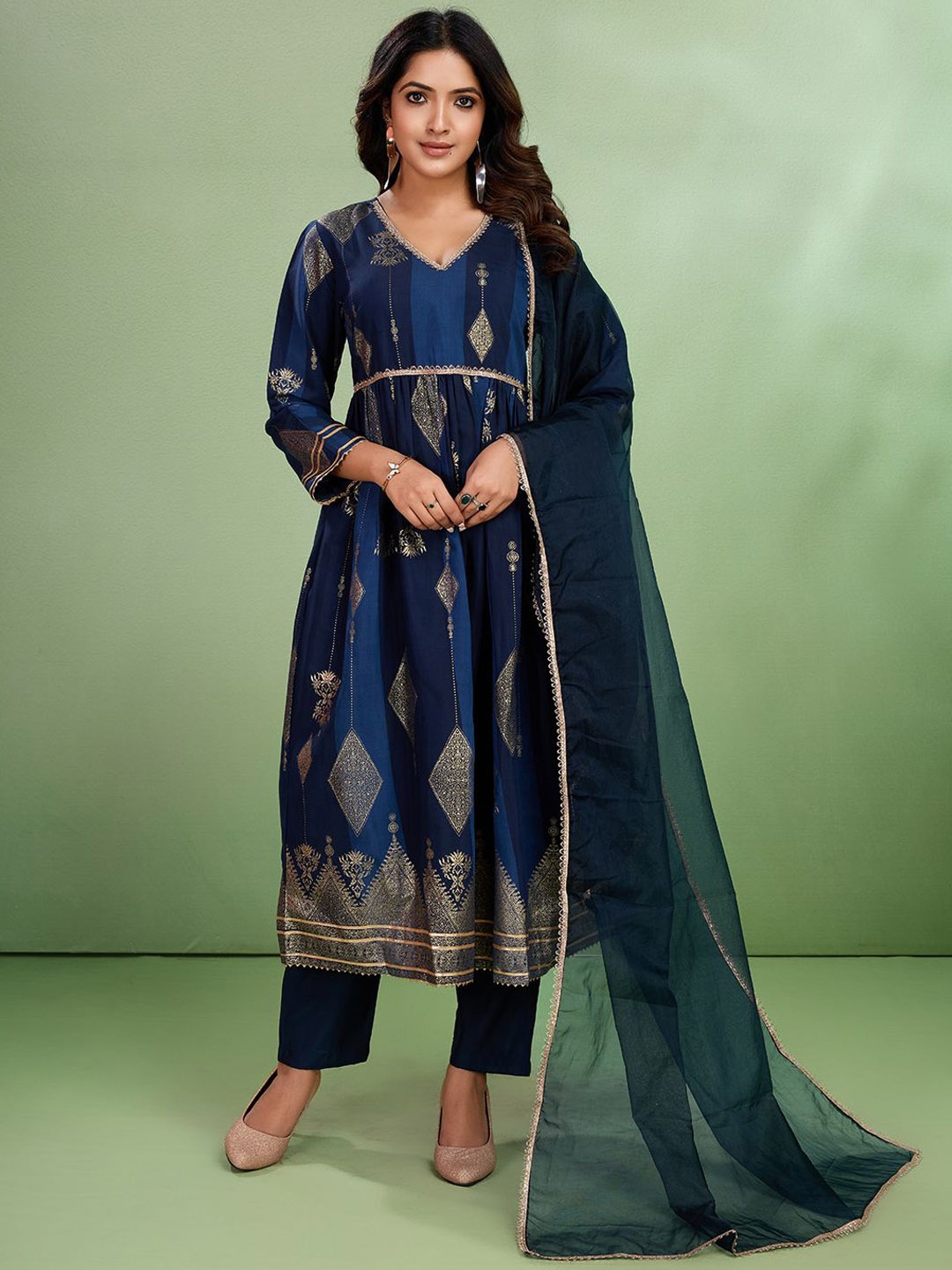 Sangria Ethnic Motifs Printed V-Neck Three-Quarter Sleeves Kurta With Trouser With Dupatta, Navy blue
Sangria Ethnic Motifs Printed V-Neck Three-Quarter Sleeves Kurta With Trouser With Dupatta, Navy blue