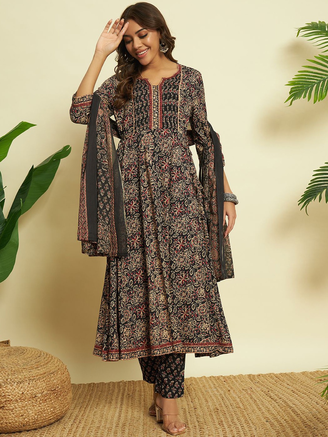 VESH Floral Printed Round Neck Regular Pure Cotton Anarkali Kurta With Trouser & Dupatta, Black
VESH Floral Printed Round Neck Regular Pure Cotton Anarkali Kurta With Trouser & Dupatta, Black