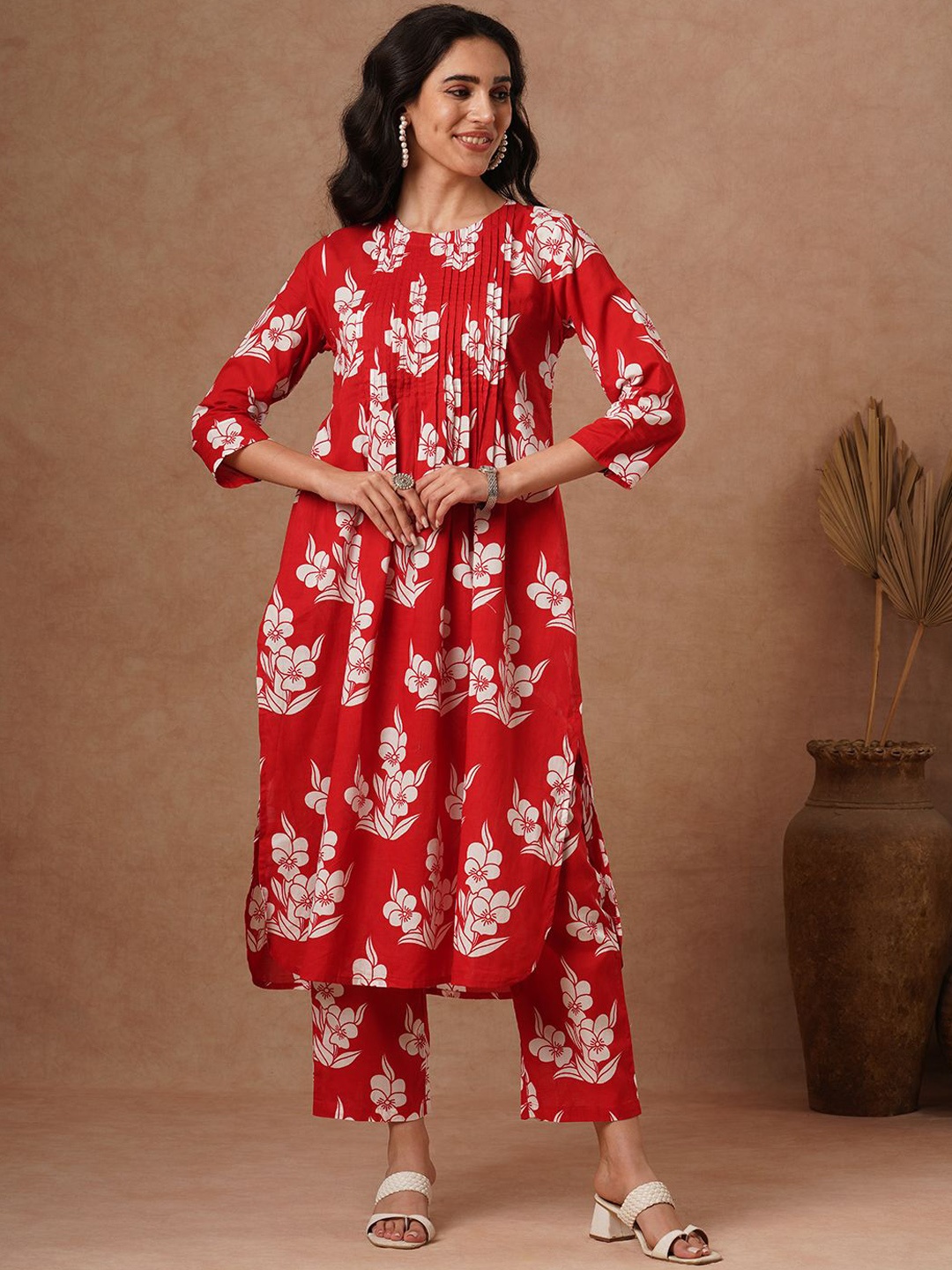 FASHOR Floral Printed Round Neck Three-Quarter Sleeves Pure Cotton Top & Trouser, Red
FASHOR Floral Printed Round Neck Three-Quarter Sleeves Pure Cotton Top & Trouser, Red