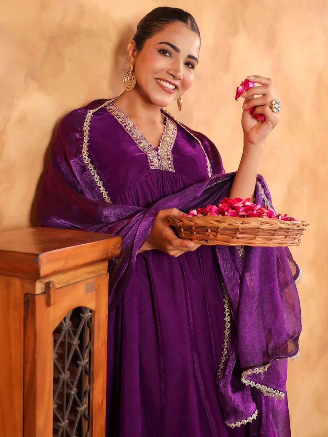 Janasya Ethnic Motifs Embroidered Empire Velvet Kurta With Trousers & Dupatta, Purple
Janasya Ethnic Motifs Embroidered Empire Velvet Kurta With Trousers & Dupatta, Purple