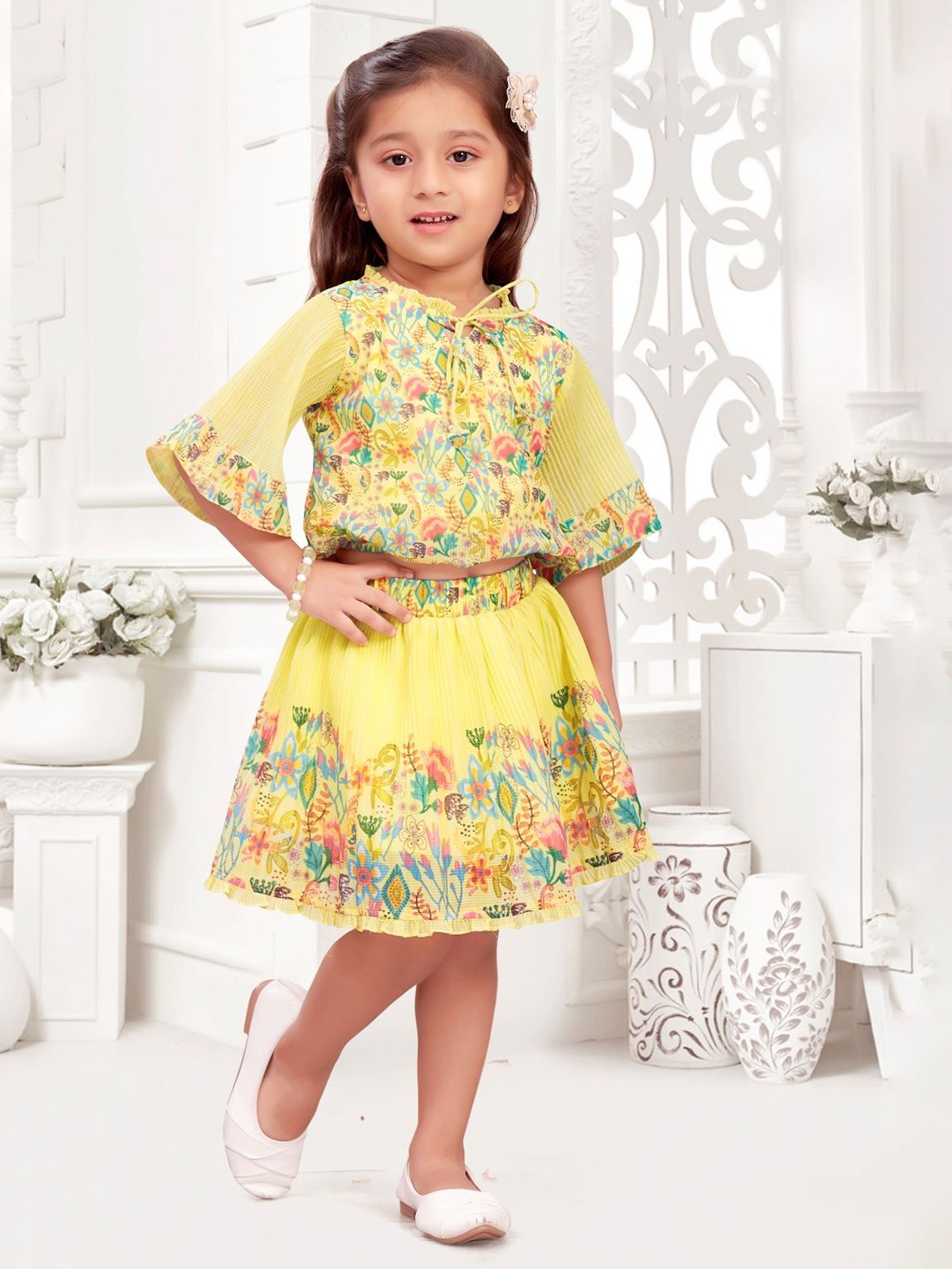 Lei-Chie Girls Floral Printed Round Neck Neck Three-Quarter Sleeves Top & Skirt, Yellow
Lei-Chie Girls Floral Printed Round Neck Neck Three-Quarter Sleeves Top & Skirt, Yellow