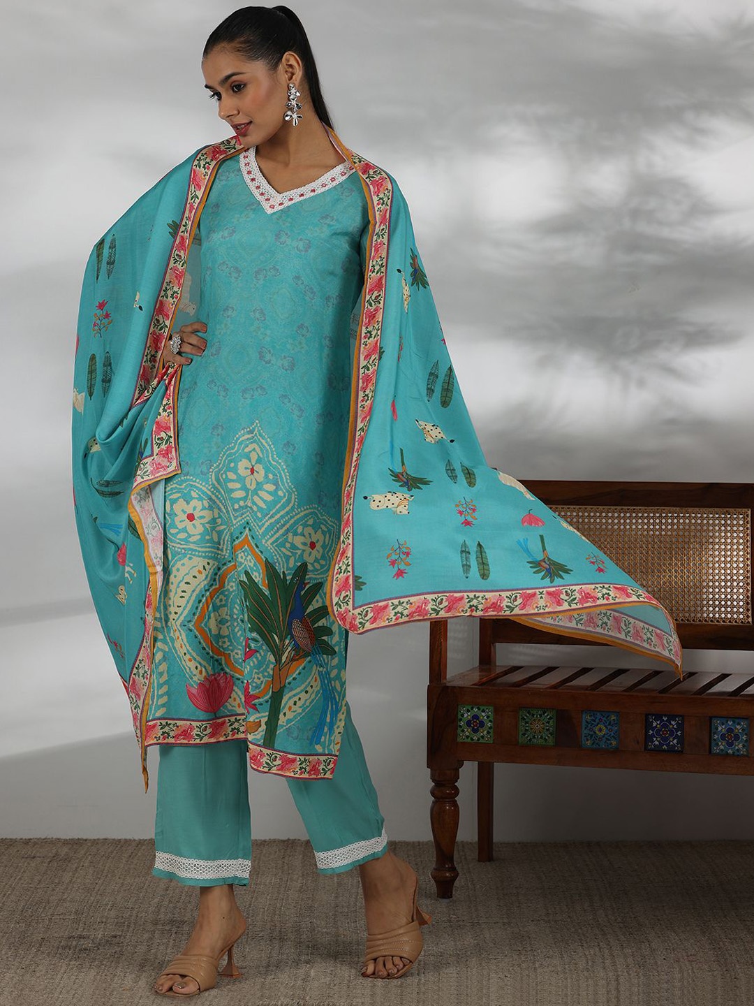 Libas Floral Printed V-Neck Regular Mirror Work Straight Kurta With Trousers With Dupatta, Turquoise blue
Libas Floral Printed V-Neck Regular Mirror Work Straight Kurta With Trousers With Dupatta, Turquoise blue