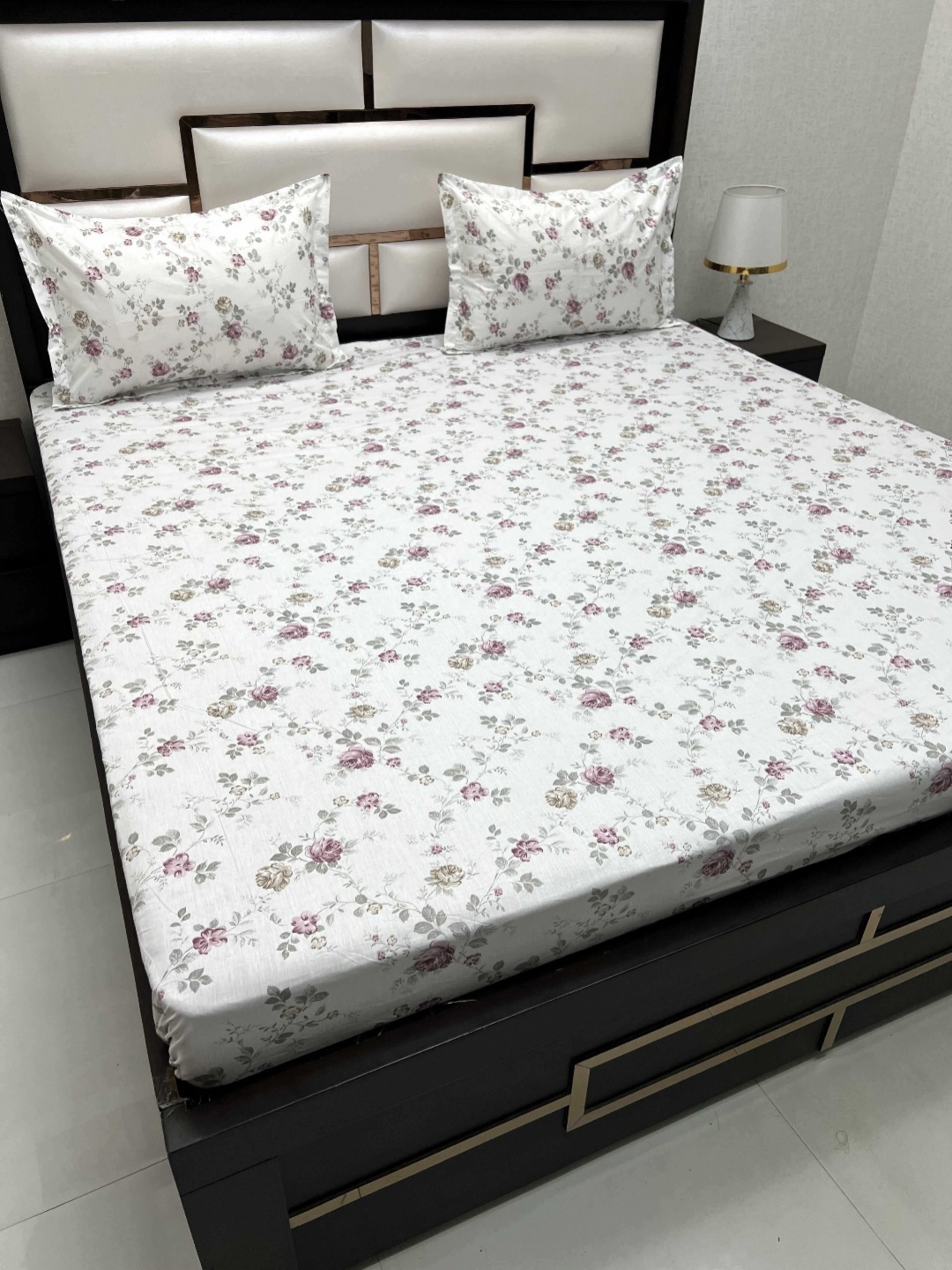 Pure Decor Cotton King Size Double Bed Bedsheet With 2 Pillow Covers 108 in X 108 in, White
Pure Decor Cotton King Size Double Bed Bedsheet With 2 Pillow Covers 108 in X 108 in, White