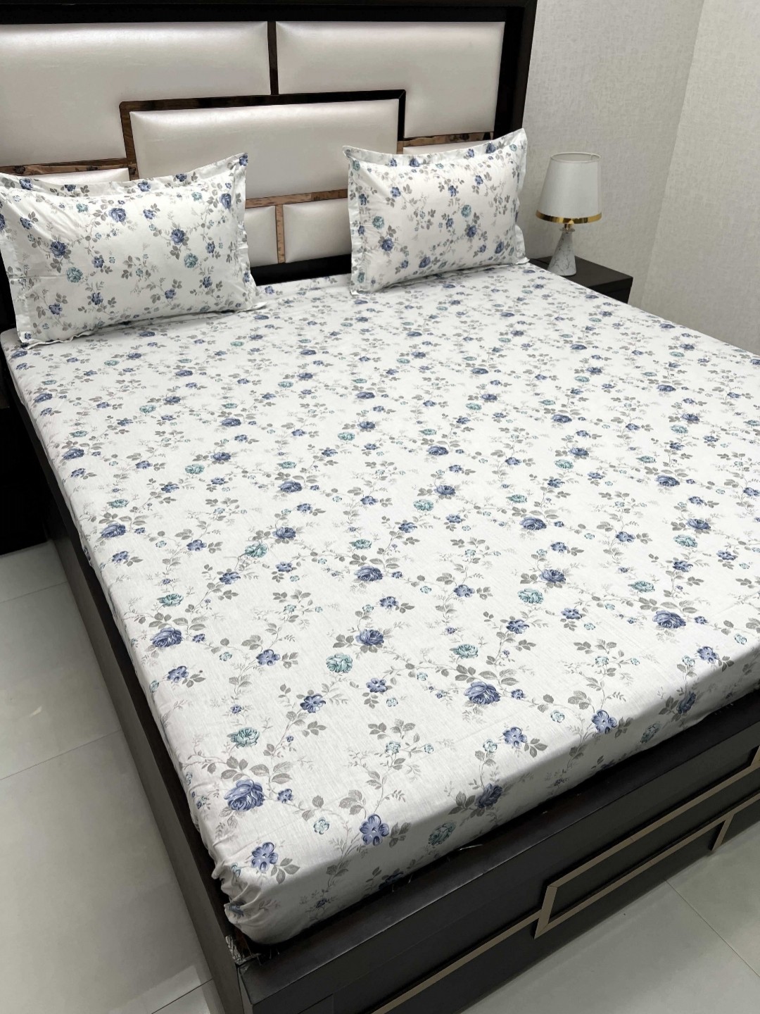 Pure Decor Cotton King Size Double Bed Bedsheet With 2 Pillow Covers 108 in X 108 in, White
Pure Decor Cotton King Size Double Bed Bedsheet With 2 Pillow Covers 108 in X 108 in, White