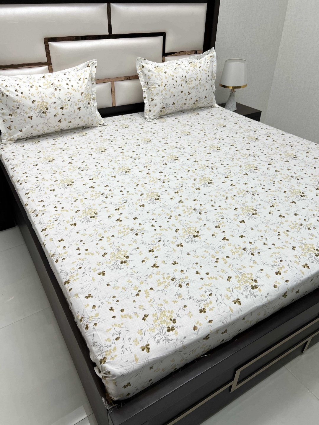 Pure Decor Cotton King Size Double Bed Bedsheet With 2 Pillow Covers 108 in X 108 in, White
Pure Decor Cotton King Size Double Bed Bedsheet With 2 Pillow Covers 108 in X 108 in, White