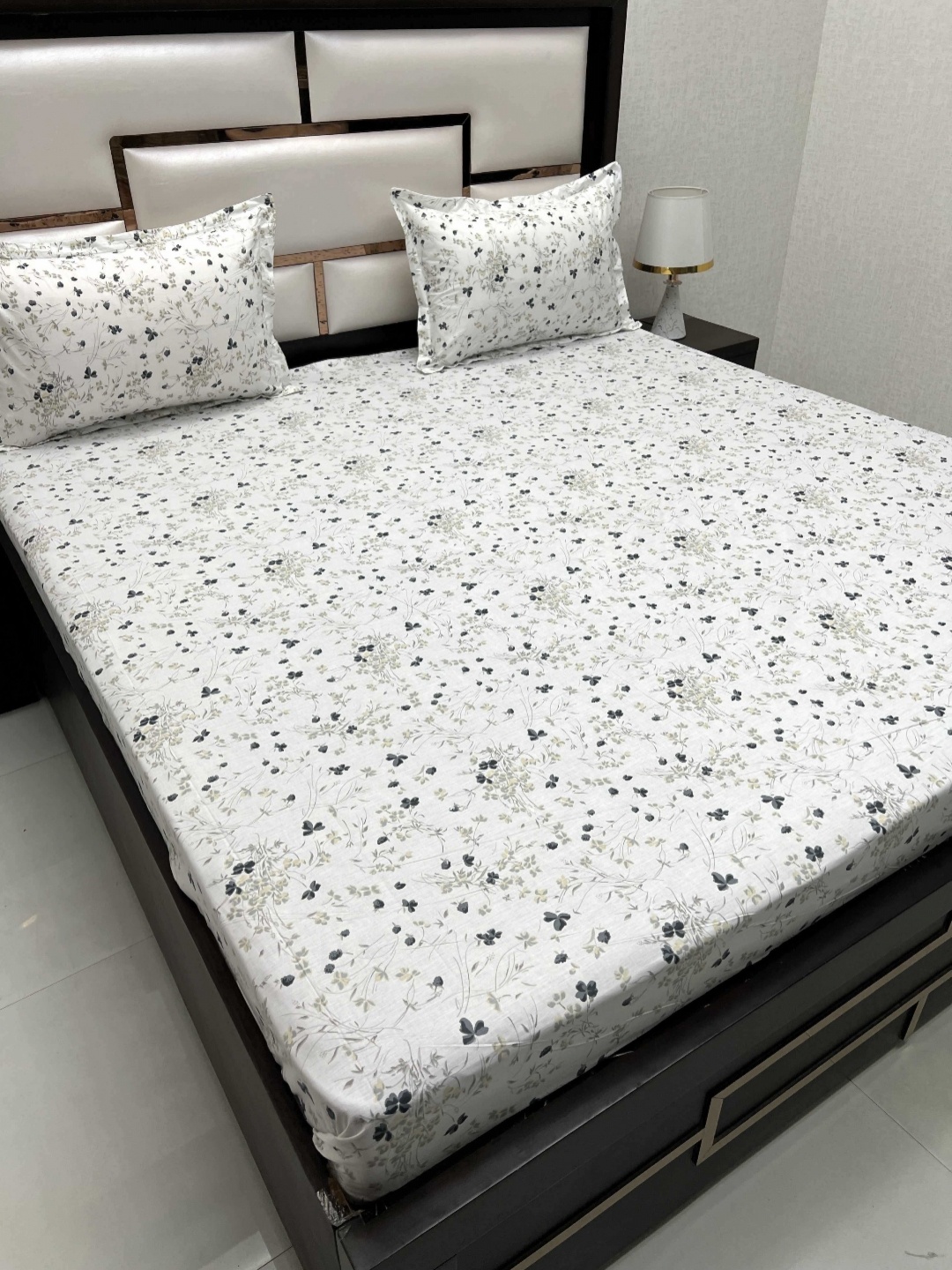Pure Decor Cotton King Size Double Bed Bedsheet With 2 Pillow Covers 108 in X 108 in, White
Pure Decor Cotton King Size Double Bed Bedsheet With 2 Pillow Covers 108 in X 108 in, White