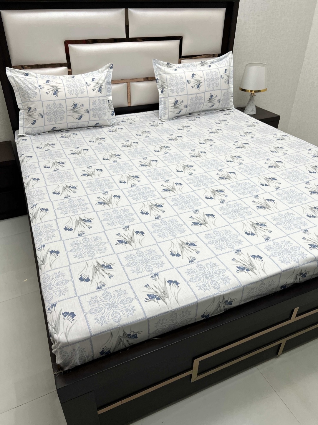 Pure Decor Cotton King Size Double Bed Bedsheet With 2 Pillow Covers 108 in X 108 in, White
Pure Decor Cotton King Size Double Bed Bedsheet With 2 Pillow Covers 108 in X 108 in, White