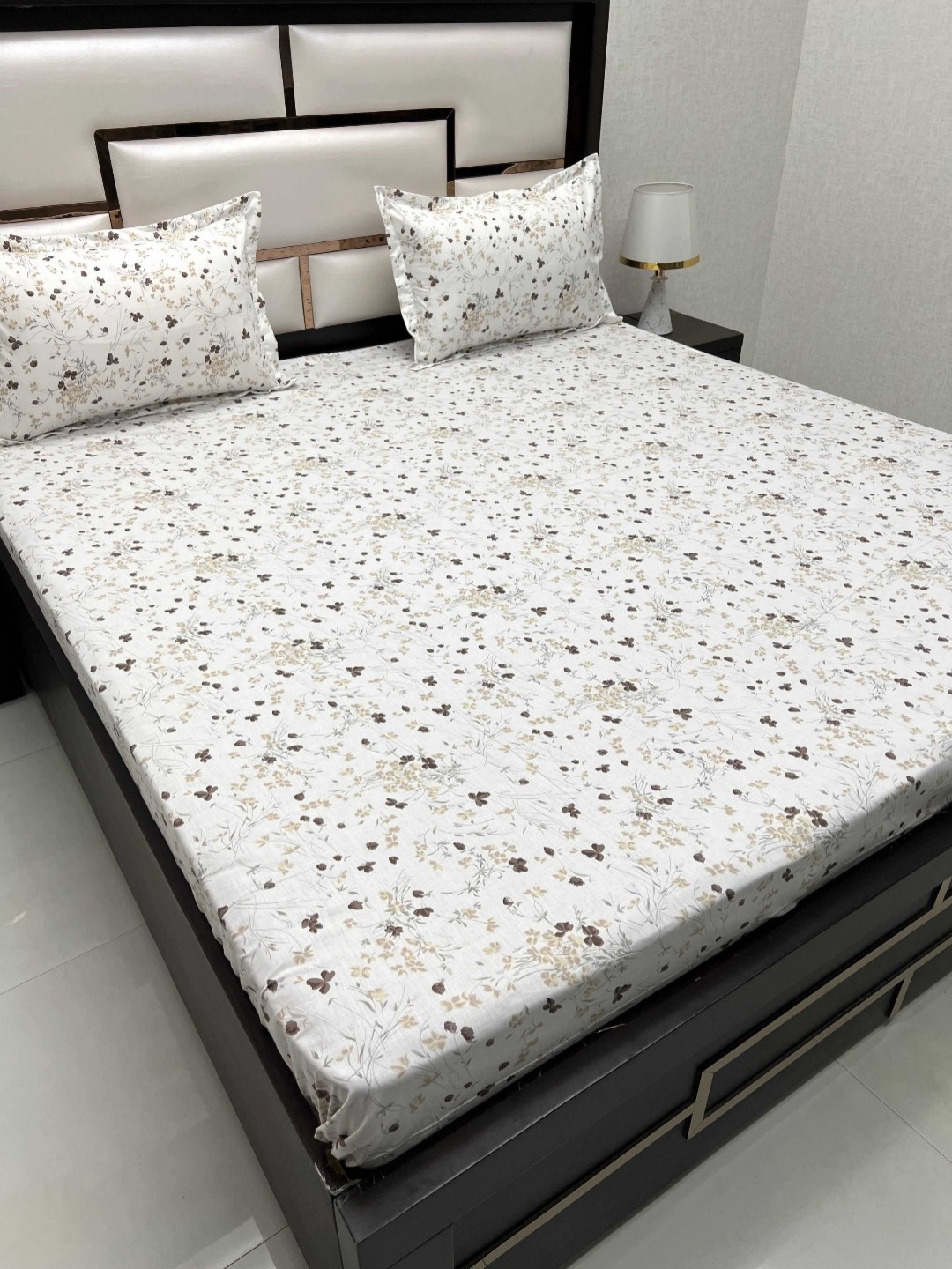 Pure Decor Cotton King Size Double Bedsheet With 2 Pillow Covers 108 in X 108 in, White
Pure Decor Cotton King Size Double Bedsheet With 2 Pillow Covers 108 in X 108 in, White