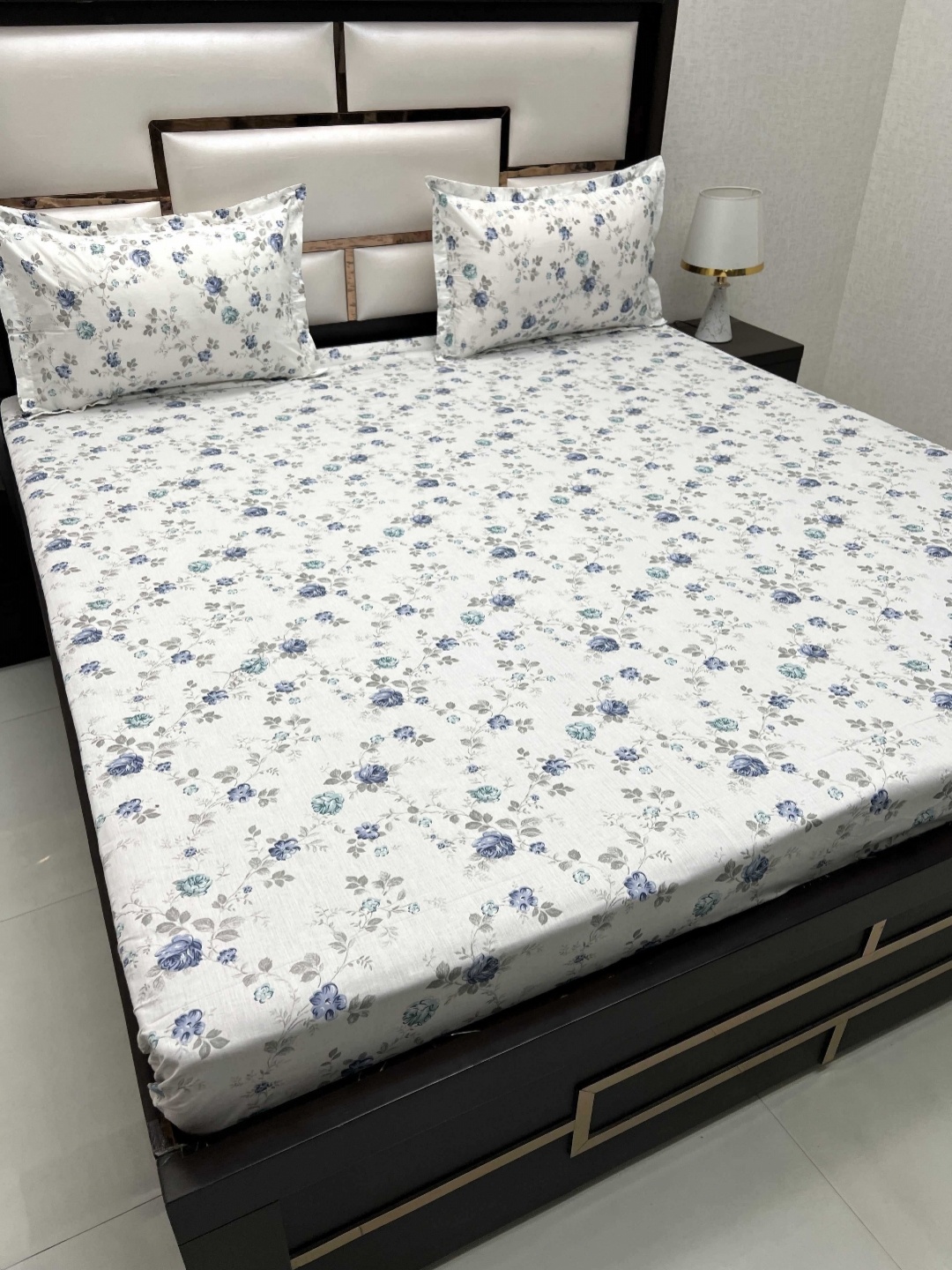 Pure Decor Cotton King Size Double Bed Bedsheet With 2 Pillow Covers 108 in X 108 in, White
Pure Decor Cotton King Size Double Bed Bedsheet With 2 Pillow Covers 108 in X 108 in, White