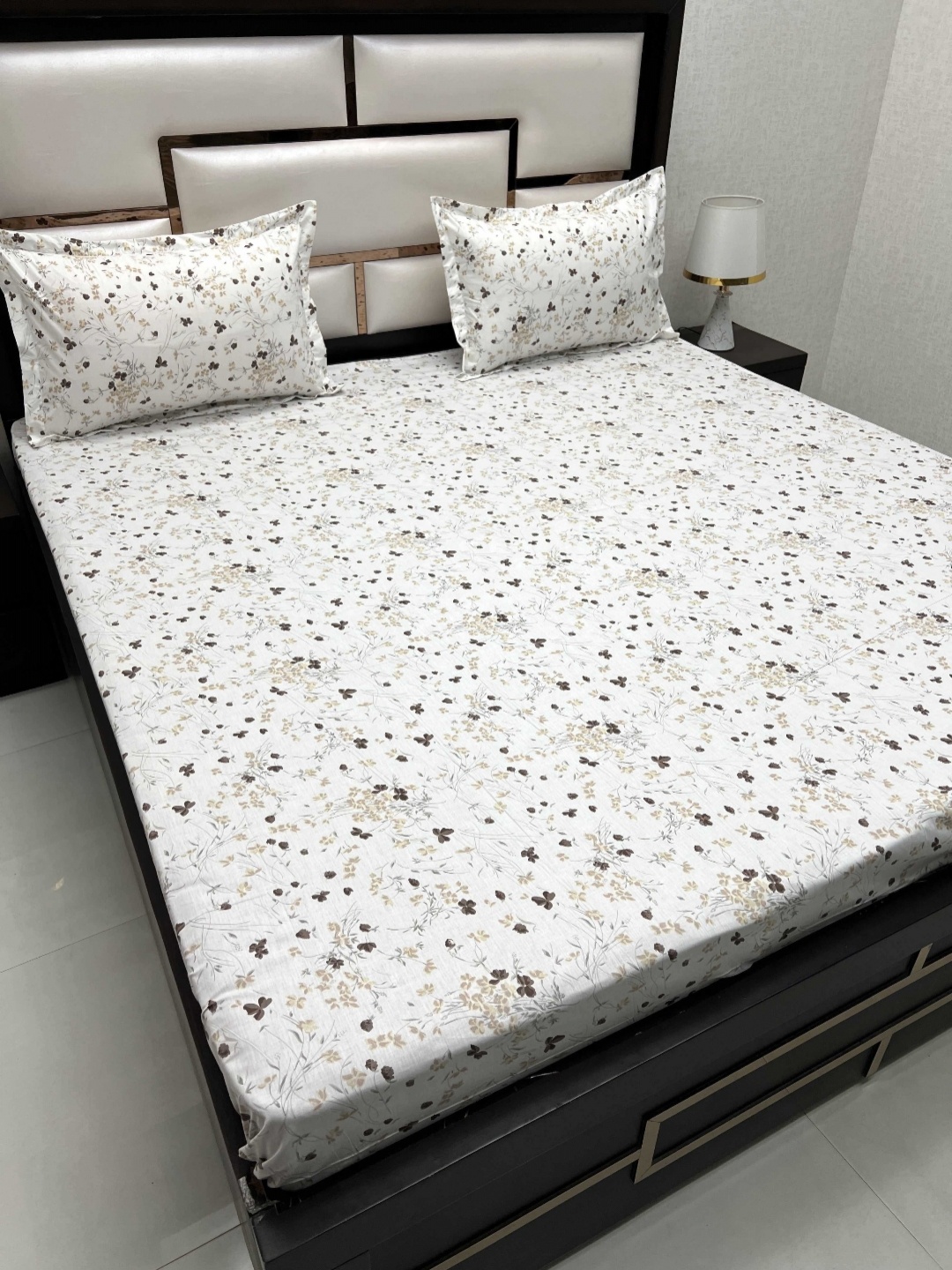 Pure Decor Cotton King Size Double Bed Bedsheet With 2 Pillow Covers 108 in X 108 in, White
Pure Decor Cotton King Size Double Bed Bedsheet With 2 Pillow Covers 108 in X 108 in, White