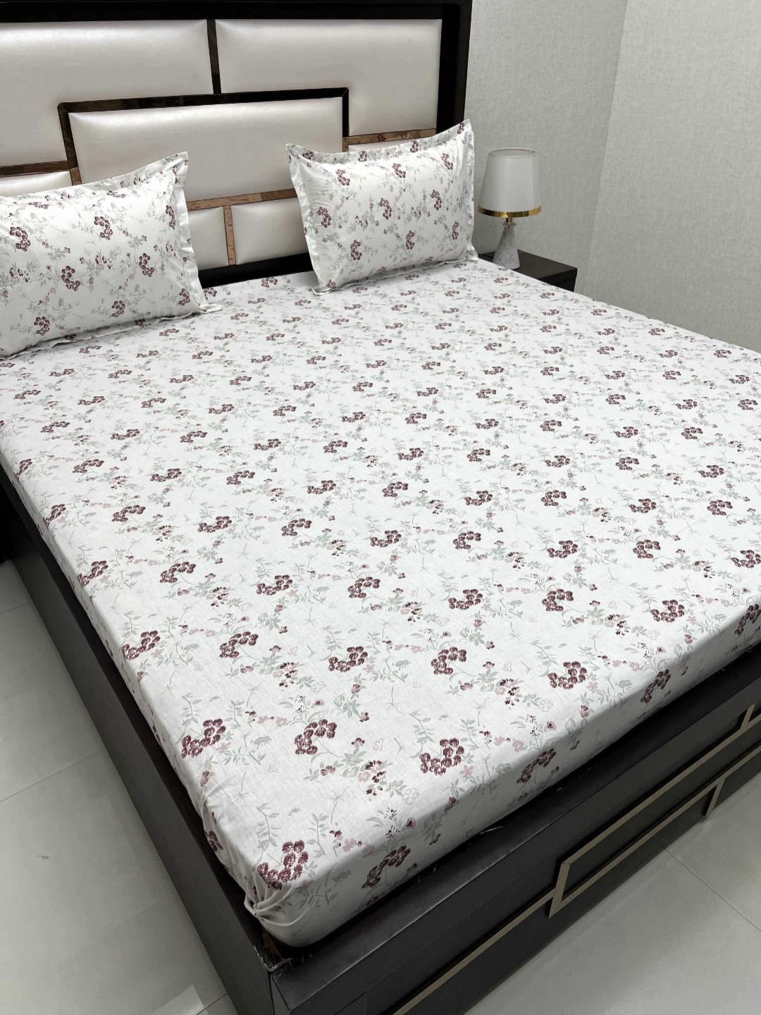 Pure Decor Cotton King Size Double Bed Bedsheet With 2 Pillow Covers 108 in X 108 in, White
Pure Decor Cotton King Size Double Bed Bedsheet With 2 Pillow Covers 108 in X 108 in, White