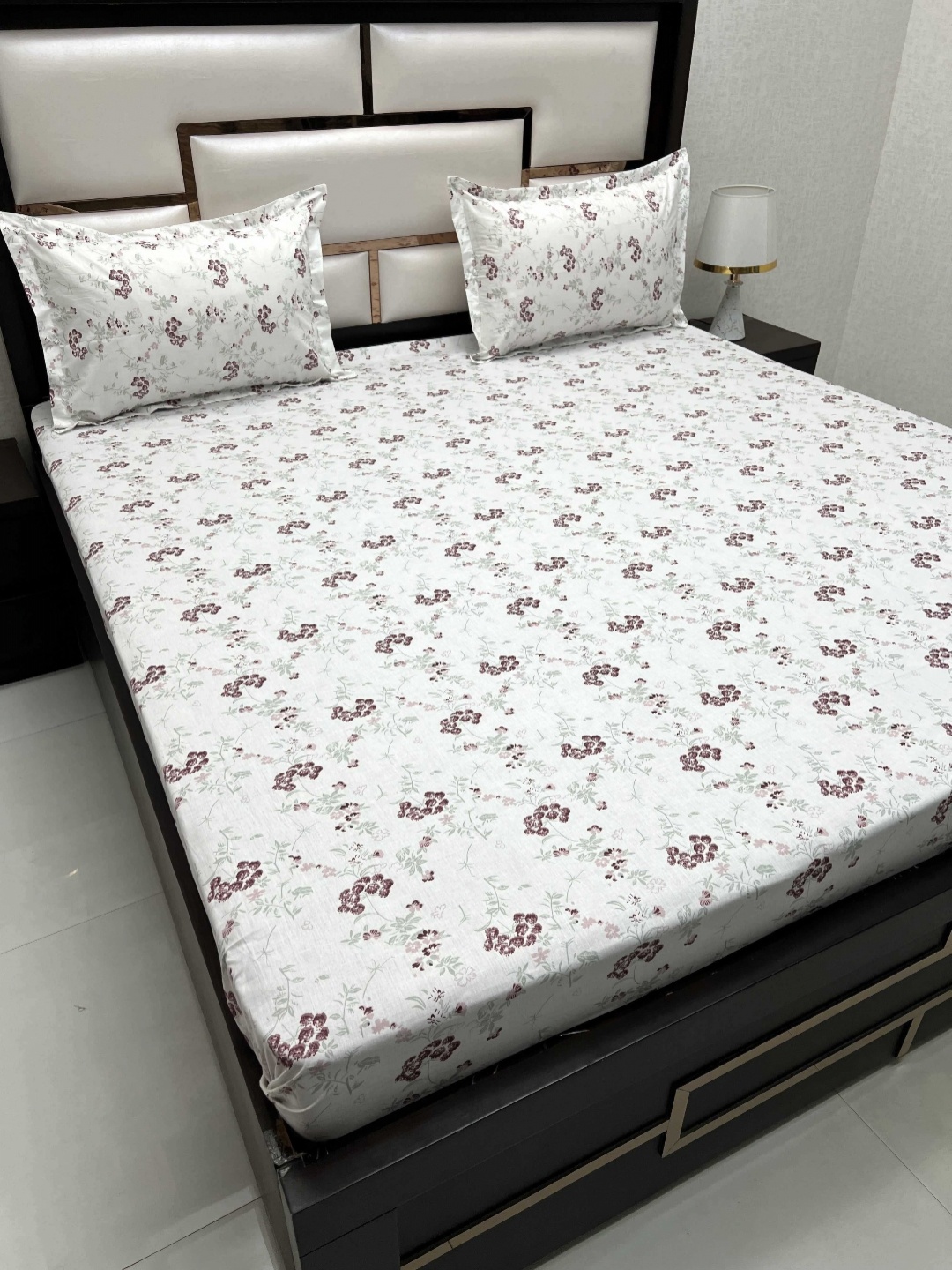Pure Decor Cotton King Size Double Bedsheet With 2 Pillow Covers 108 in X 108 in, White
Pure Decor Cotton King Size Double Bedsheet With 2 Pillow Covers 108 in X 108 in, White
