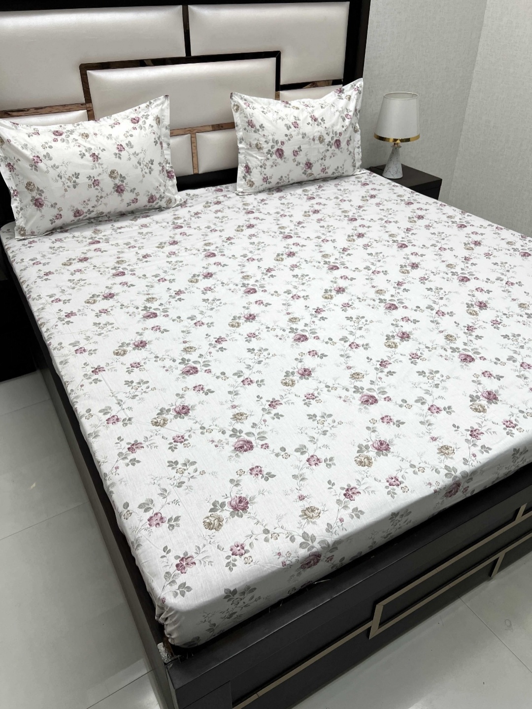 Pure Decor Cotton King Size Double Bed Bedsheet With 2 Pillow Covers 108 in X 108 in, White
Pure Decor Cotton King Size Double Bed Bedsheet With 2 Pillow Covers 108 in X 108 in, White