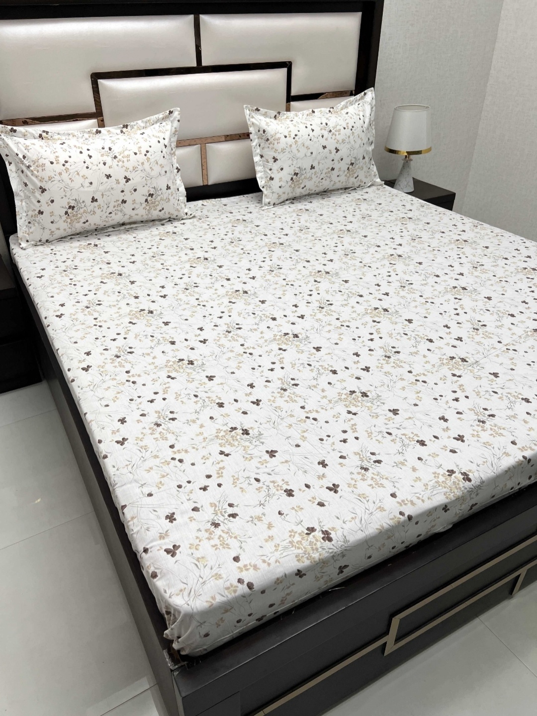 Pure Decor Cotton King Size Double Bedsheet With 2 Pillow Covers 108 in X 108 in, White
Pure Decor Cotton King Size Double Bedsheet With 2 Pillow Covers 108 in X 108 in, White